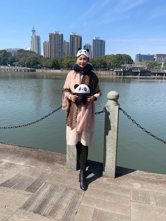 熊猫卡通变形'u型枕户外办公旅行靠枕详情3