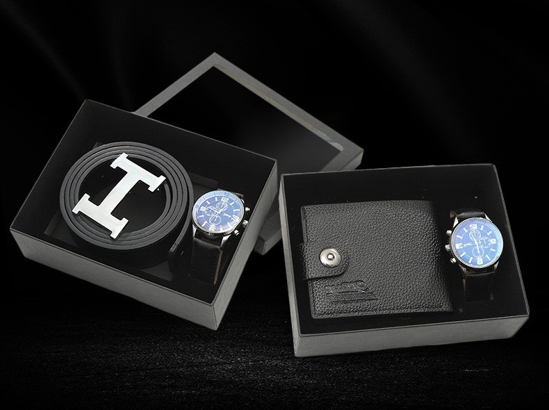 When a company opens, it gives its clients watch straps as business souvenirs. On its anniversary, it presents its employees with wallet gift sets pic 33