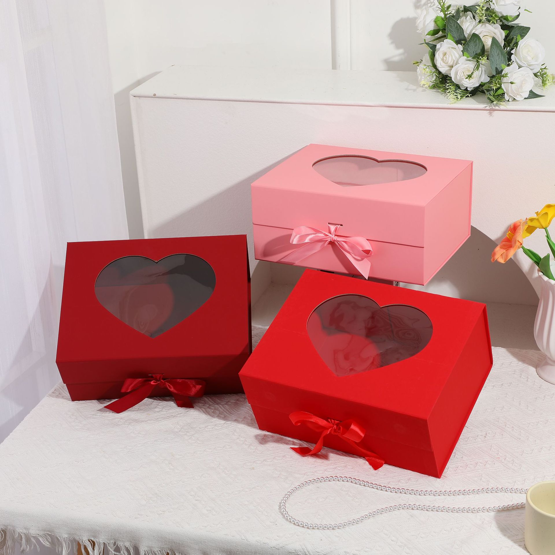 心形开窗一片式折叠盒礼盒 高级感磁吸触感礼品盒 情人节礼物盒详情2