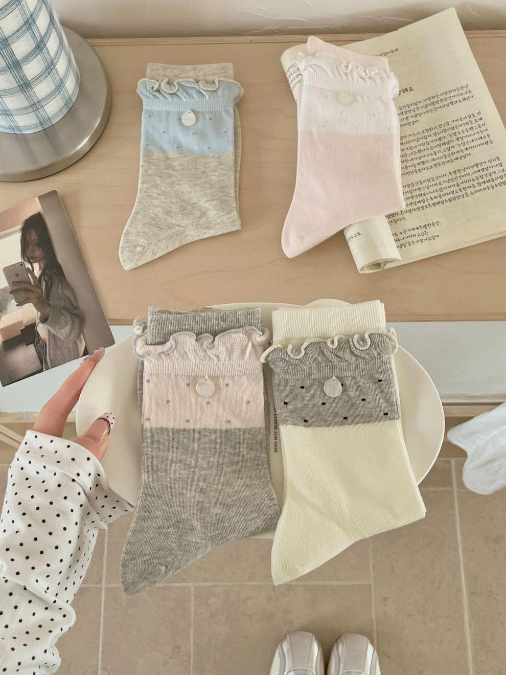 Boneless color-blocking cake edge pile socks for women spring and summer, thin cotton sweet polka dot button mid-calf socks miu ballet style pic 1