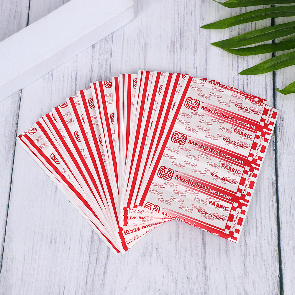 100 pieces of breathable non-woven fabric for foreign trade English band-aids, export band-aids, minor injury patches, bandage patches pic 5