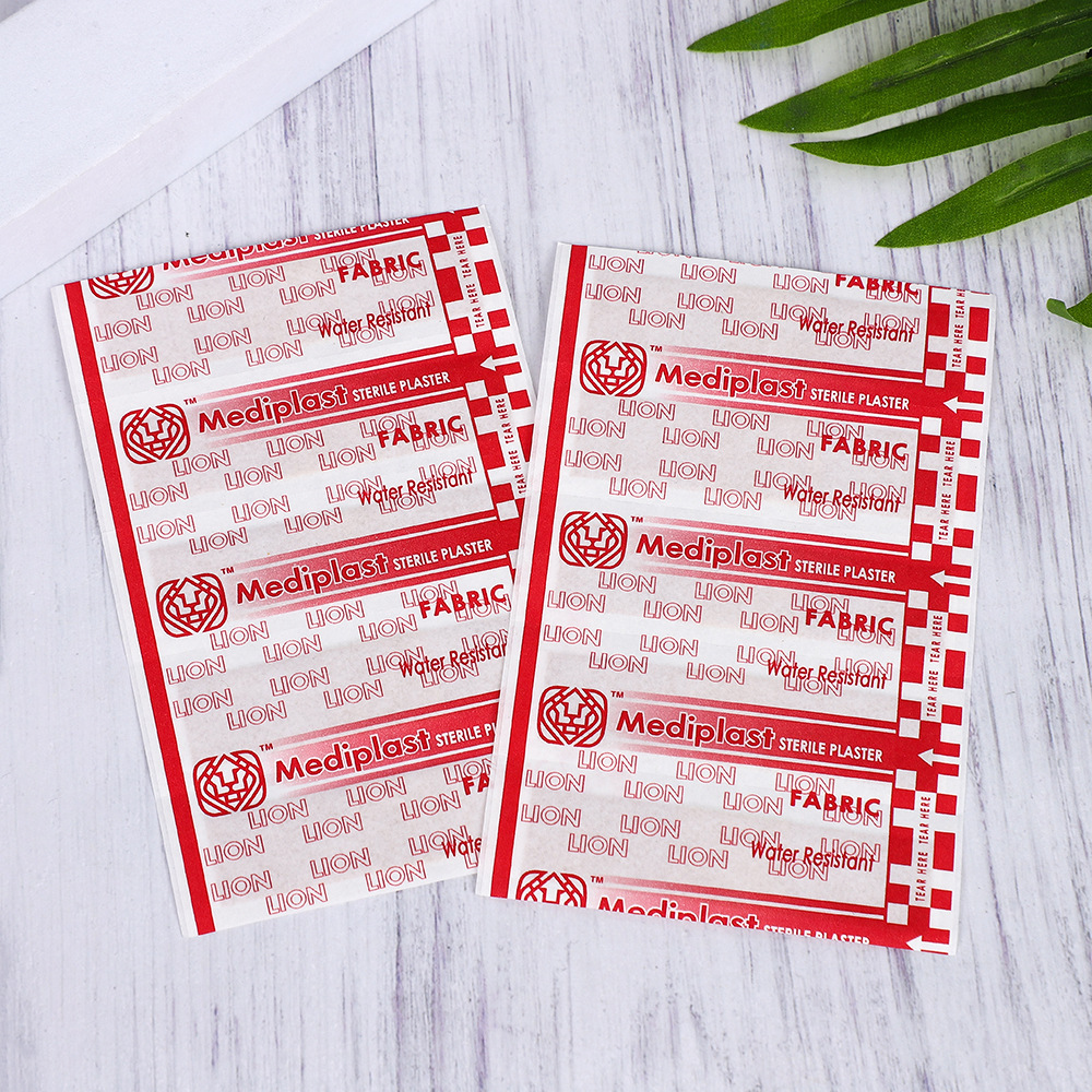 100 pieces of breathable non-woven fabric for foreign trade English band-aids, export band-aids, minor injury patches, bandage patches pic 2