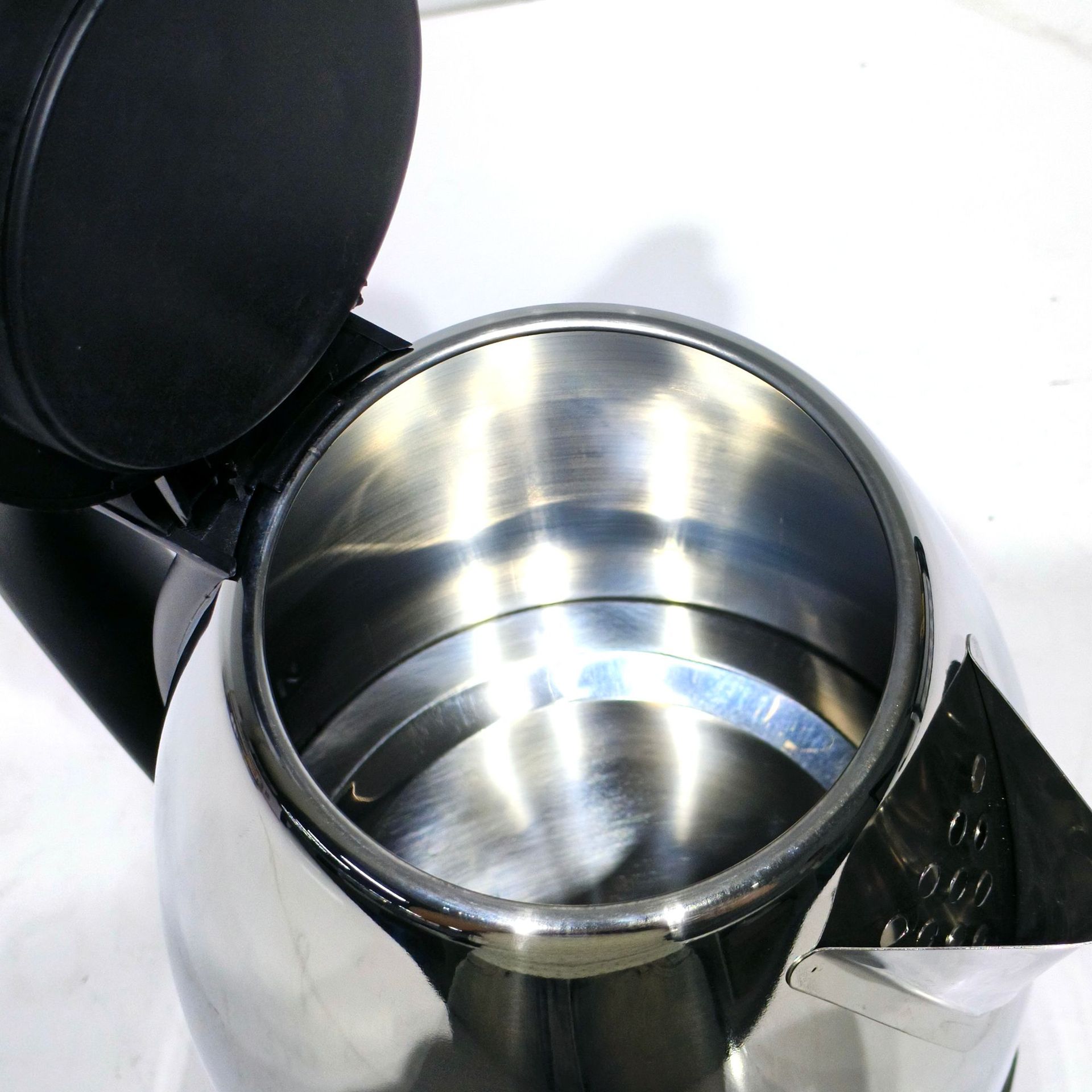 欧式无缝电热水壶1.5L烧水壶家用热水壶电热水壶电热水壶烧水壶详情3