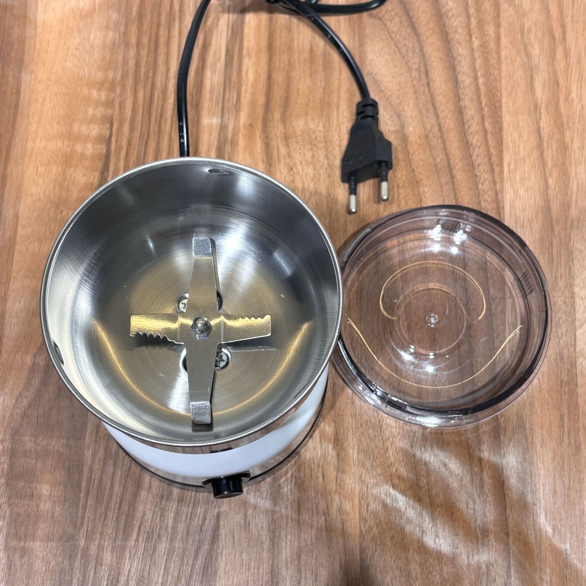 Grinder跨境4刀多功能带手柄家用研磨机电动研磨器磨粉机详情4