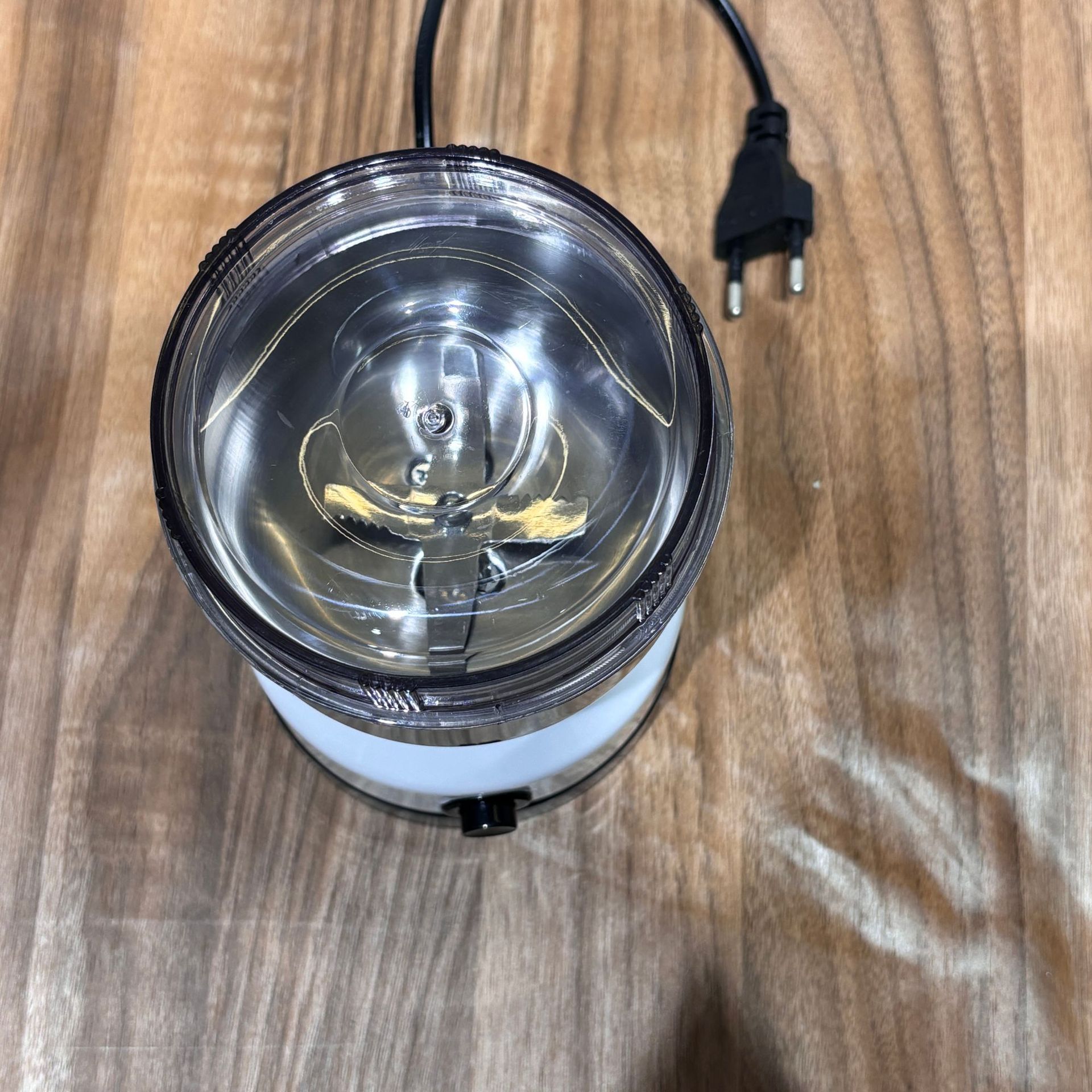 Grinder跨境4刀多功能带手柄家用研磨机电动研磨器磨粉机详情5