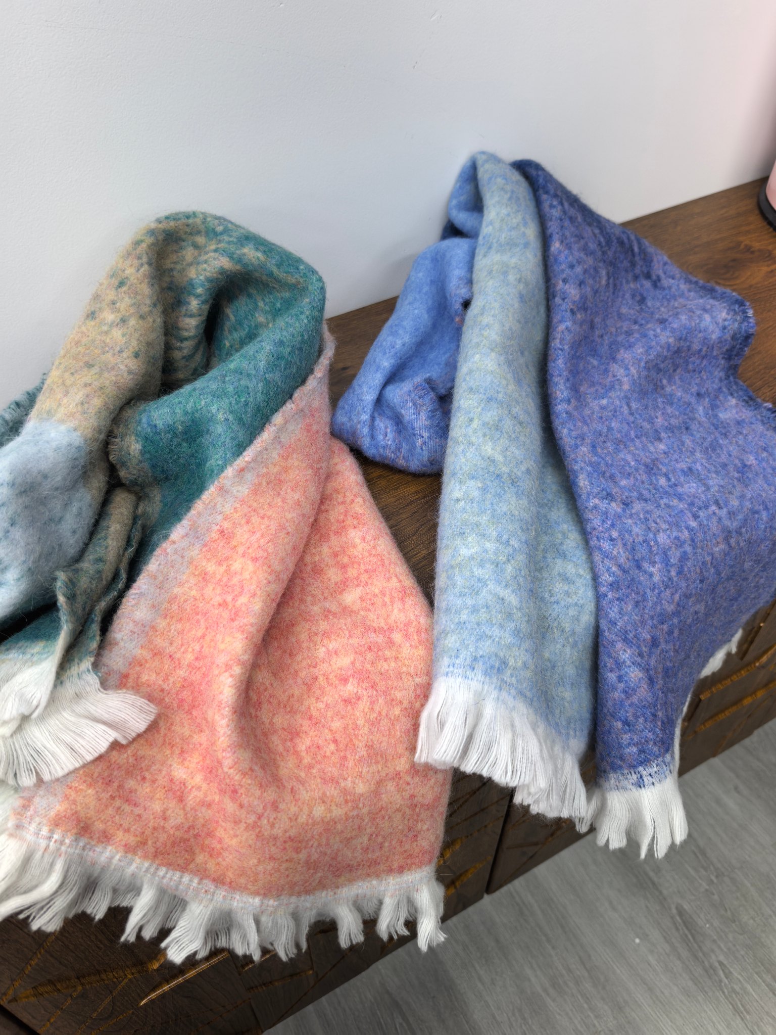 New cross-border wholesale scarf e-commerce live-streaming supplier supplies wool magic ring gradient meteor shower pic 10