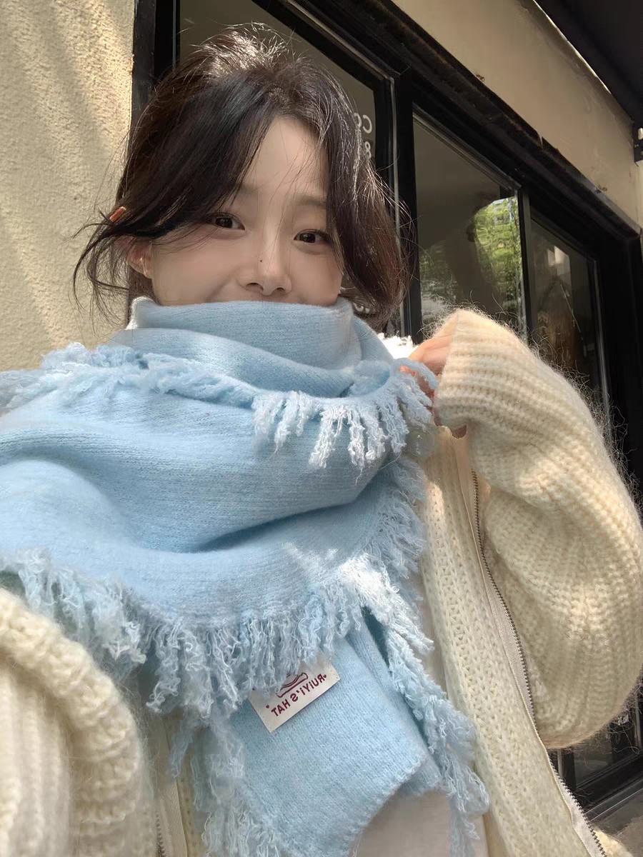 New in-stock cross-border wholesale e-commerce live-streaming supply chain dynamic tassel caterpillar long scarves are available pic 2