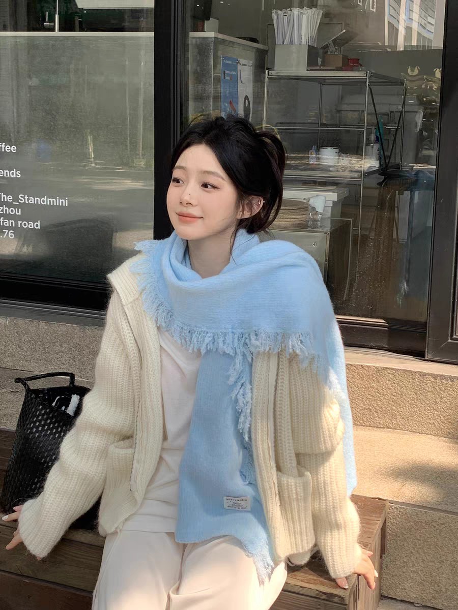 New in-stock cross-border wholesale e-commerce live-streaming supply chain dynamic tassel caterpillar long scarves are available pic 3