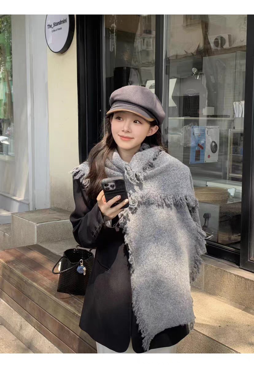 New in-stock cross-border wholesale e-commerce live-streaming supply chain dynamic tassel caterpillar long scarves are available pic 10
