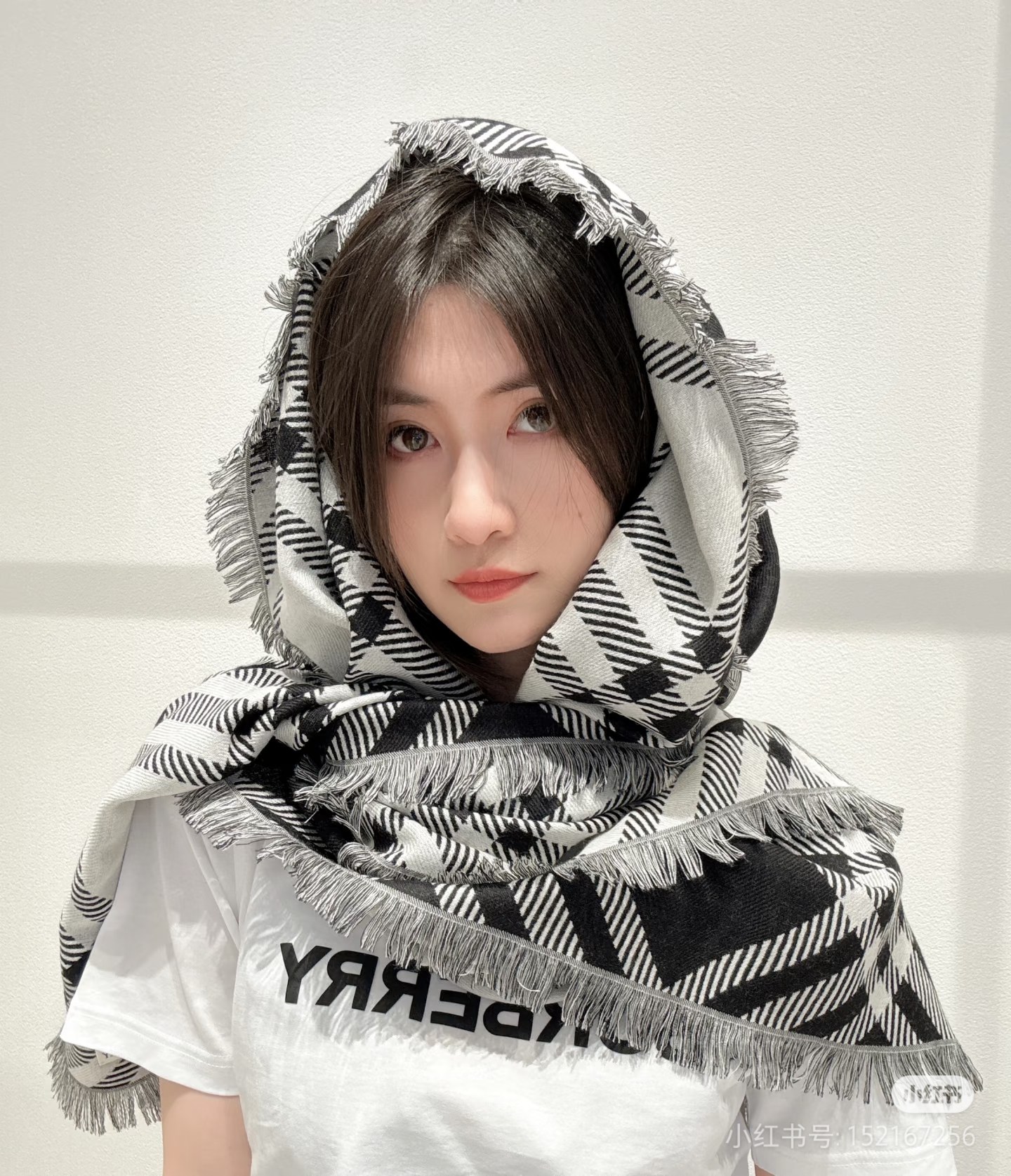 The new type of in-stock cross-border wholesale scarves are available for e-commerce live streaming. They are distributed in all directions and supplied by the supply chain of Xugag pic 7