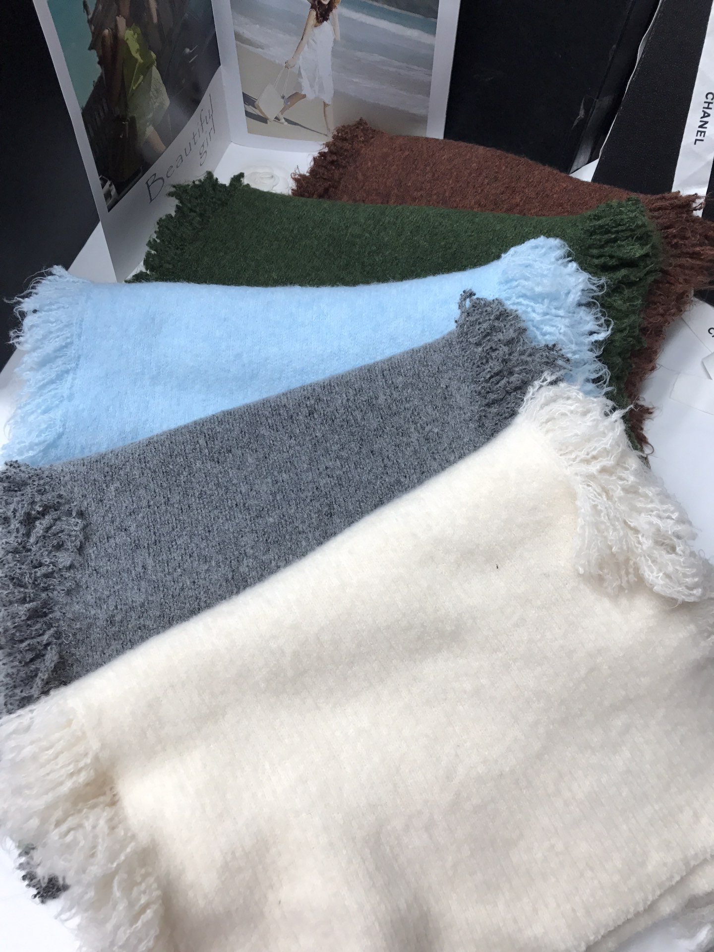 New cross-border scarf wholesale in stock, e-commerce live streaming, dynamic tassel long scarf supply chain supply pic 5