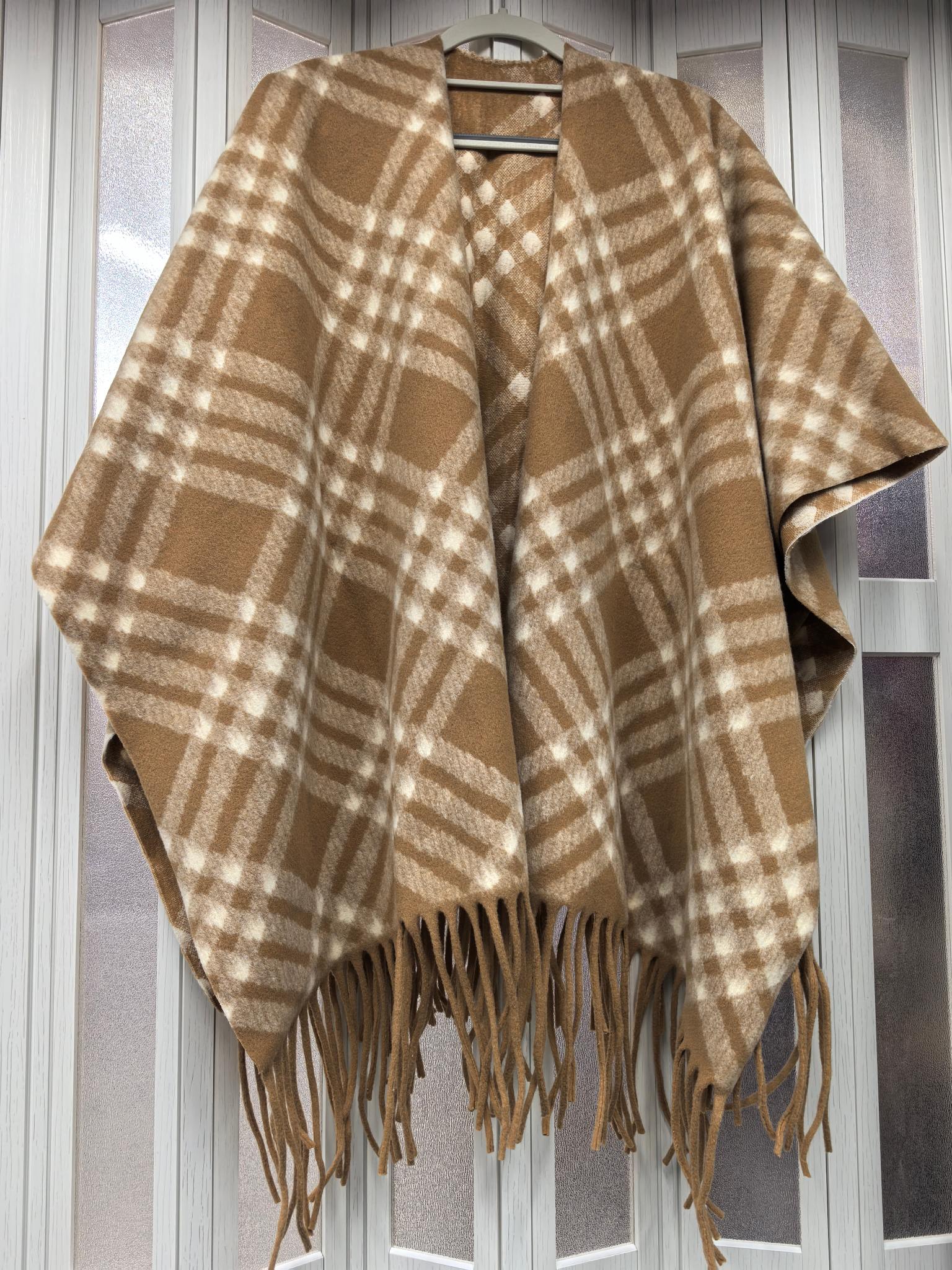 跨境围巾批发电商直播供应链供货菱形巴格仿羊绒开叉披肩详情2