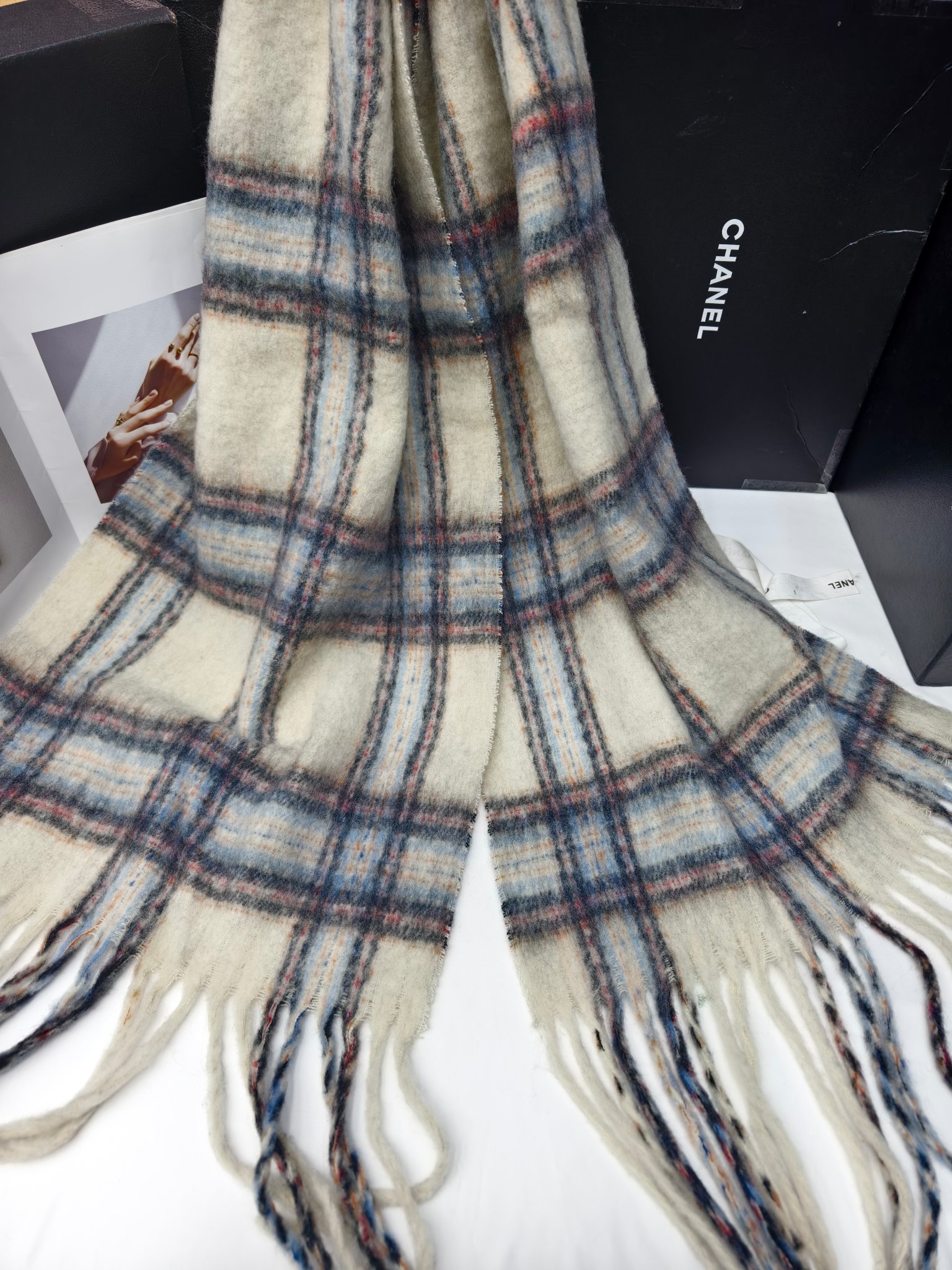 Cross-border wholesale of scarves, e-commerce live streaming, supply chain, new order style, classic British check pic 7