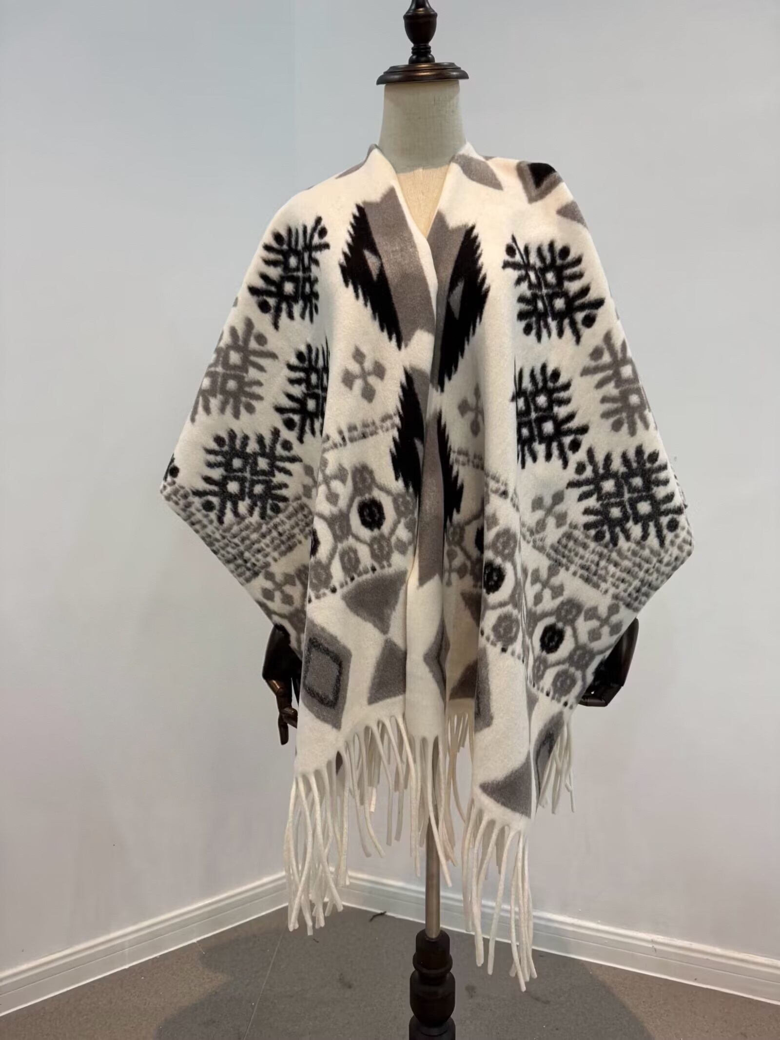 Cross-border scarf wholesale e-commerce live streaming supply chain supply diamond-shaped patterned snowflake anti-cashmere split shawls pic 9