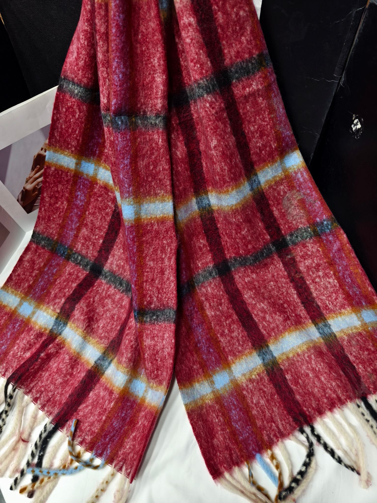 Cross-border wholesale of scarves, e-commerce live streaming, supply chain, new velvet check pattern pic 6