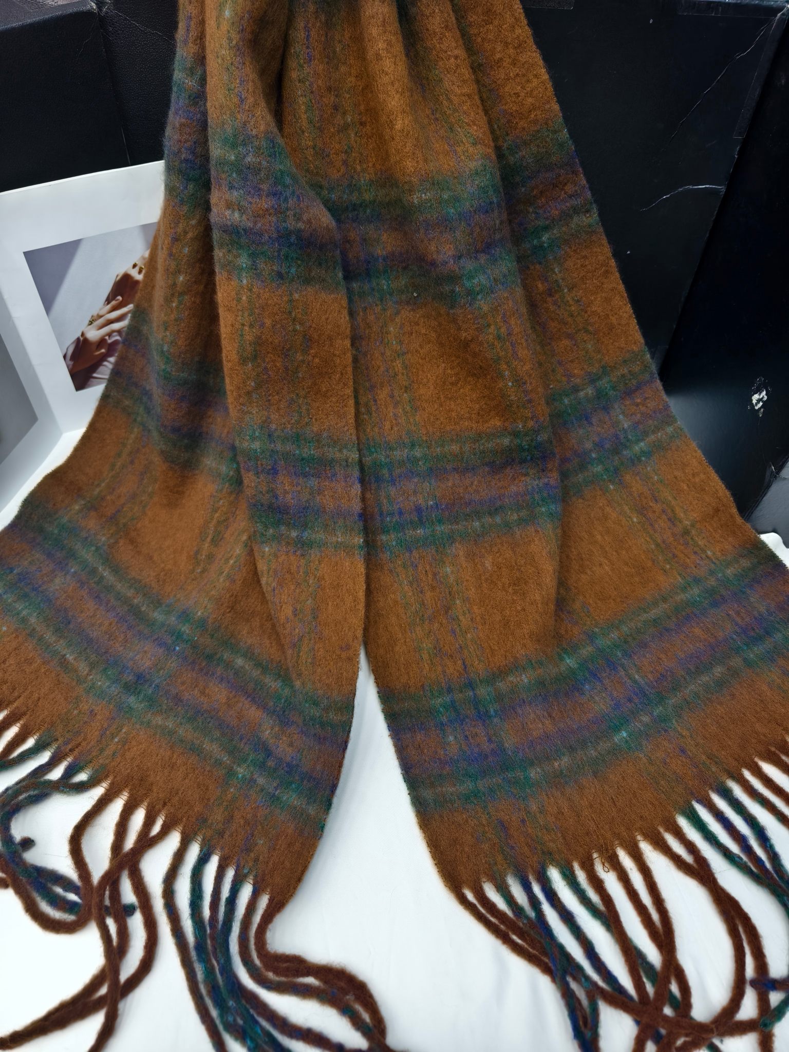 Cross-border wholesale of scarves, e-commerce live streaming, supply chain, new order style, classic British check pic 2