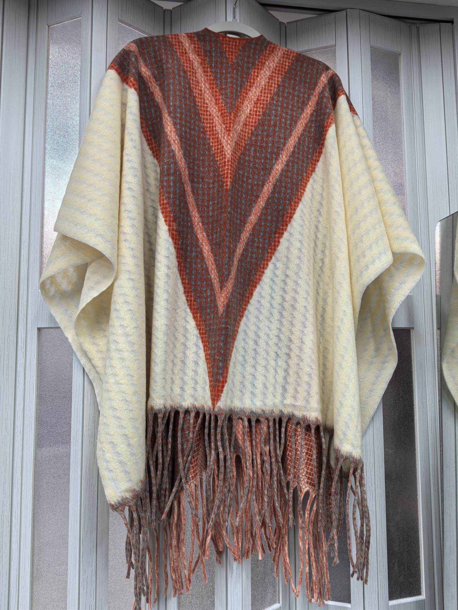 Cross-border scarf wholesale e-commerce live-streaming supply chain, ethnic style geometric vertical stripe imitation cashmere split shawls pic 2