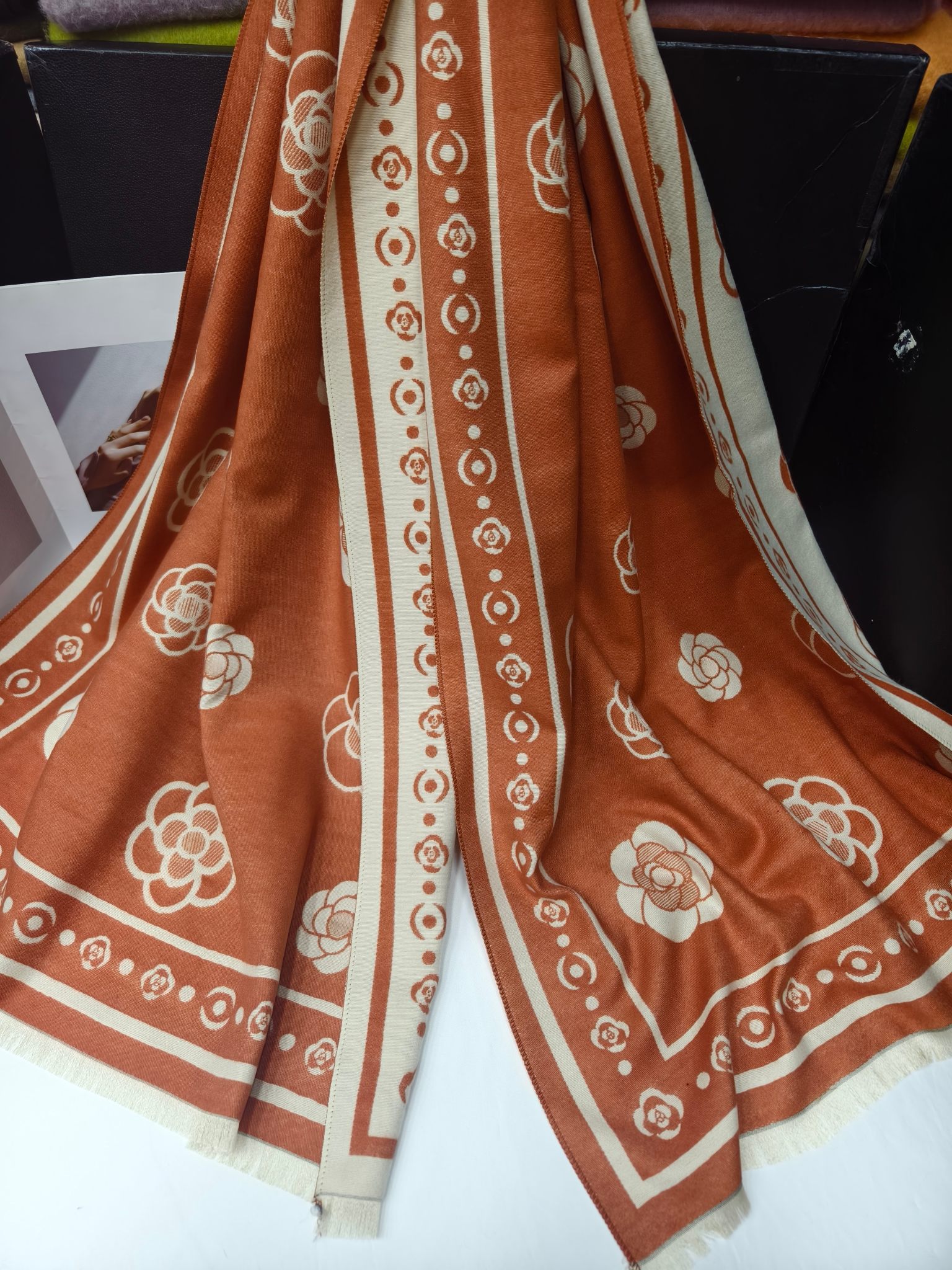 Export scarf wholesale e-commerce live-streaming supply chain high-speed camellia supply pic 3