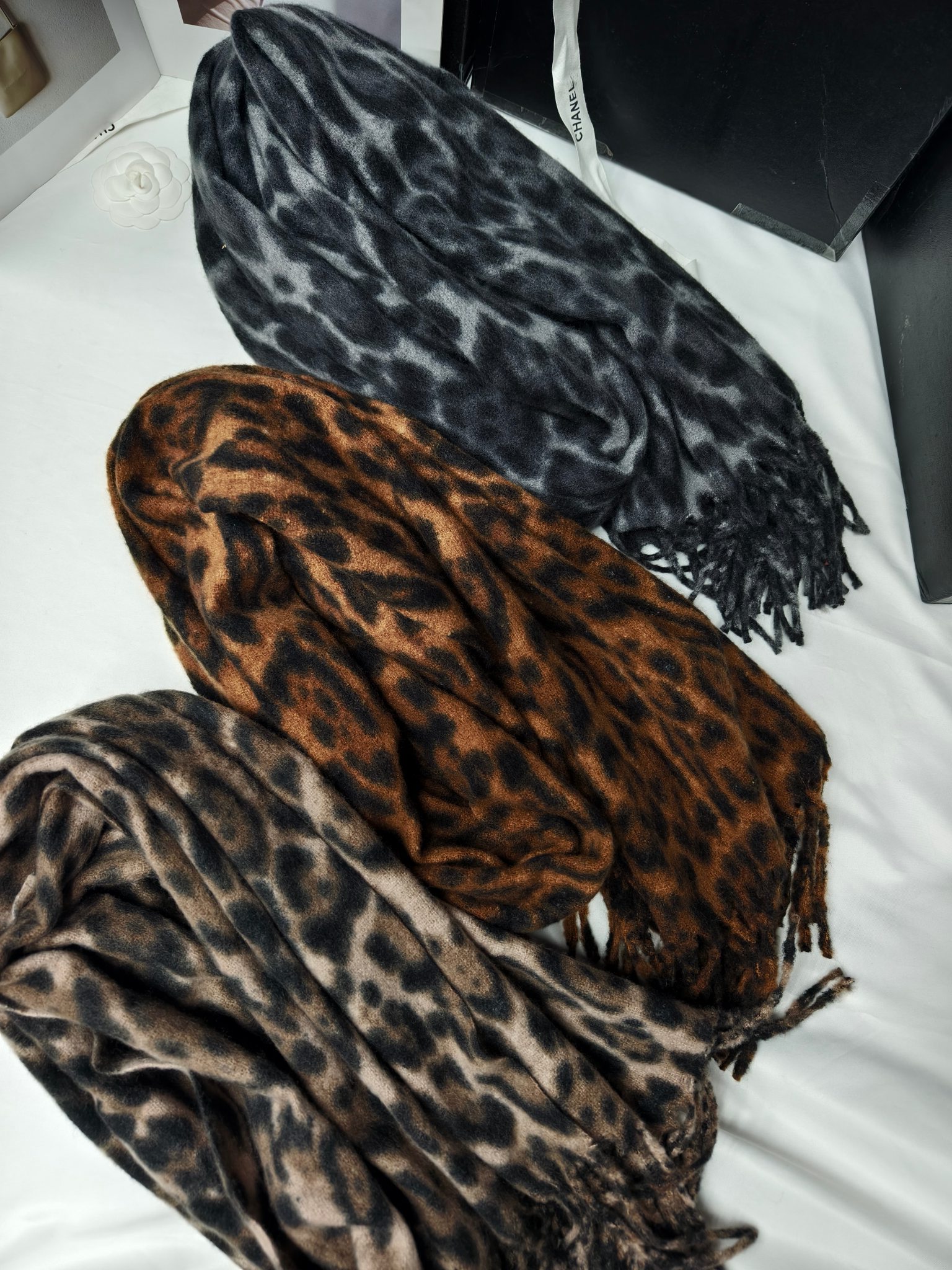 Wholesale of export scarves, e-commerce live streaming, supply chain, cash on delivery, leopard print loop yarn printing pic 7
