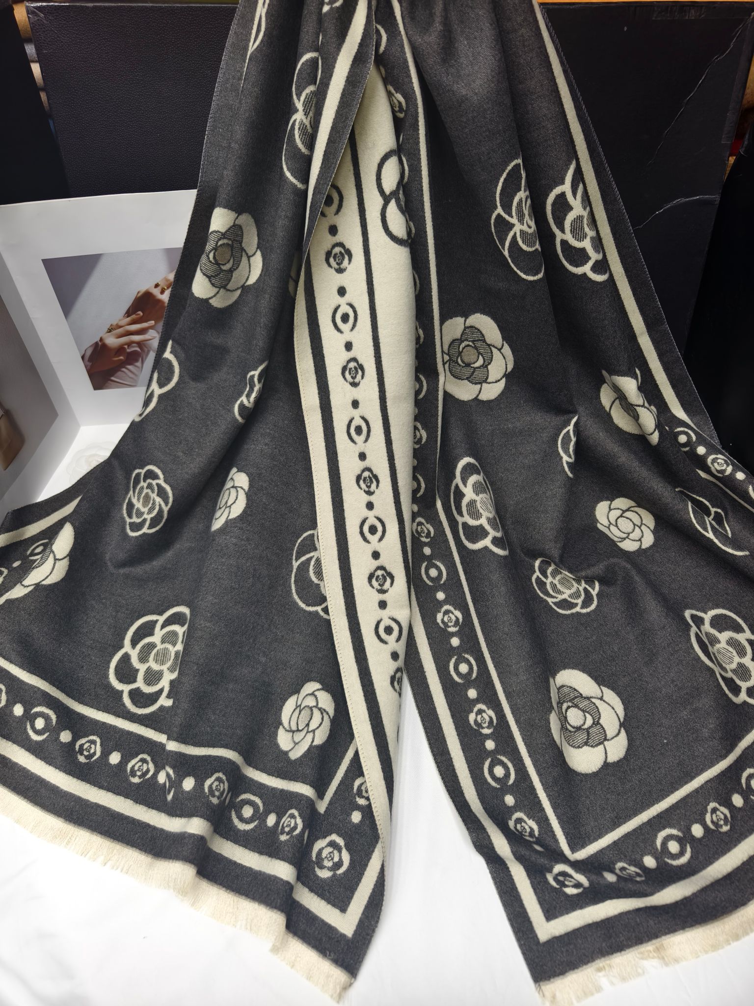 Export scarf wholesale e-commerce live-streaming supply chain high-speed camellia supply pic 7