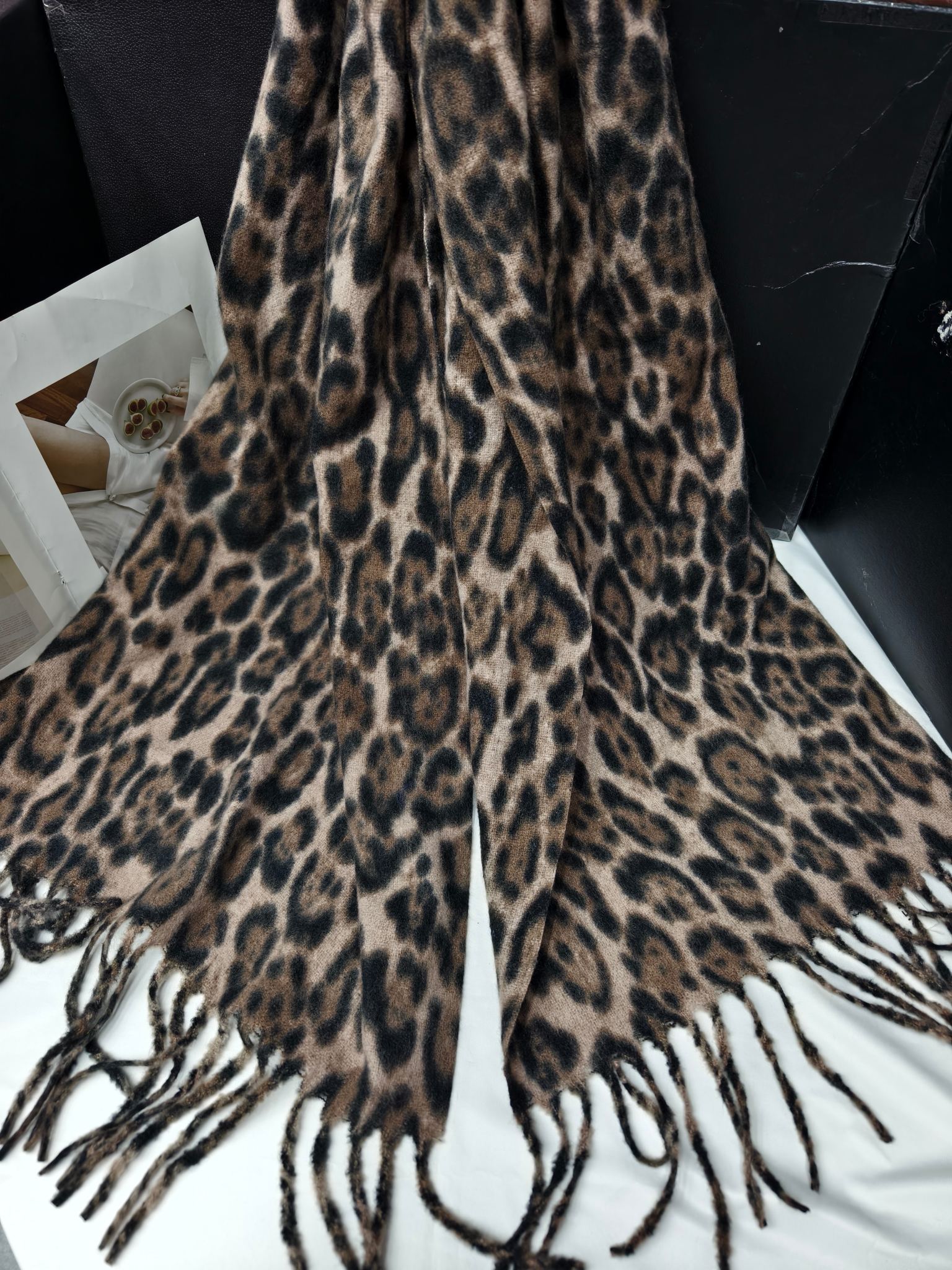 Wholesale of export scarves, e-commerce live streaming, supply chain, cash on delivery, leopard print loop yarn printing pic 4