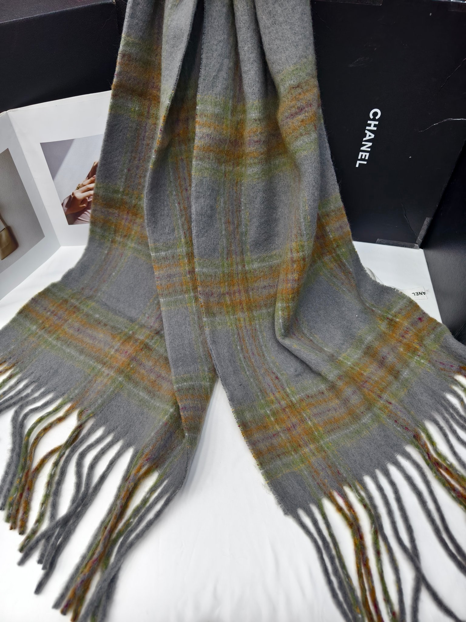 Cross-border wholesale of scarves, e-commerce live streaming, supply chain, new order style, classic British check pic 6