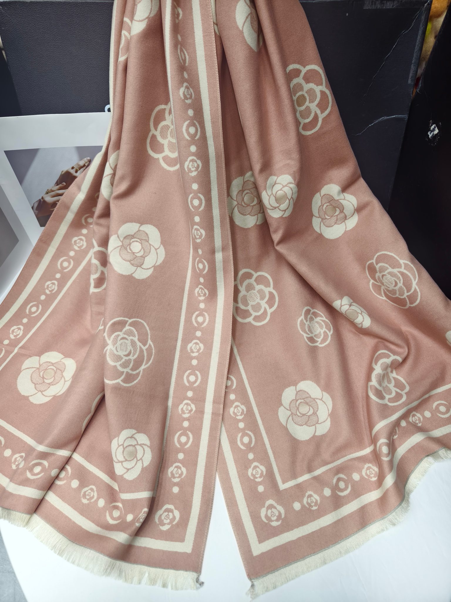 Export scarf wholesale e-commerce live-streaming supply chain high-speed camellia supply pic 6