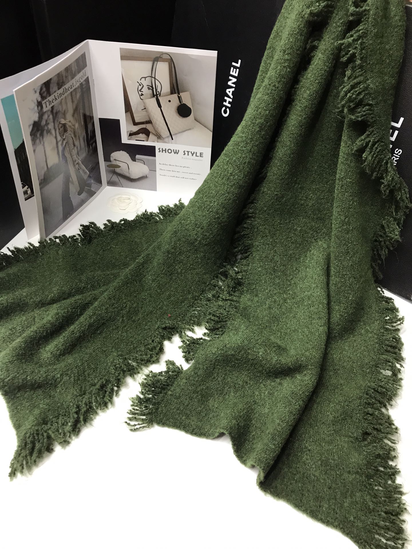 New cross-border scarf wholesale in stock, e-commerce live streaming, dynamic tassel long scarf supply chain supply pic 4