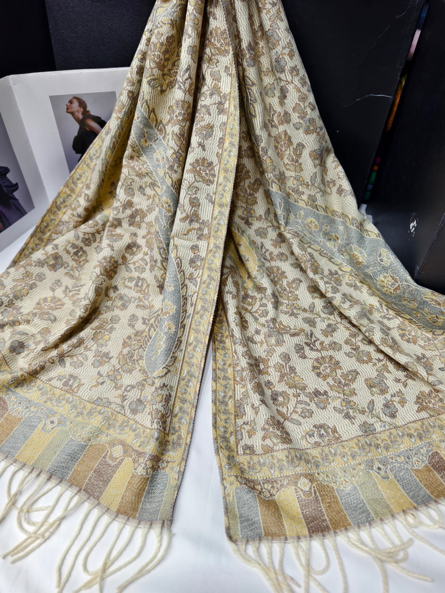 Wholesale of export scarves, e-commerce live streaming supply chain, new retro jacquard series, cashew flower pic 7