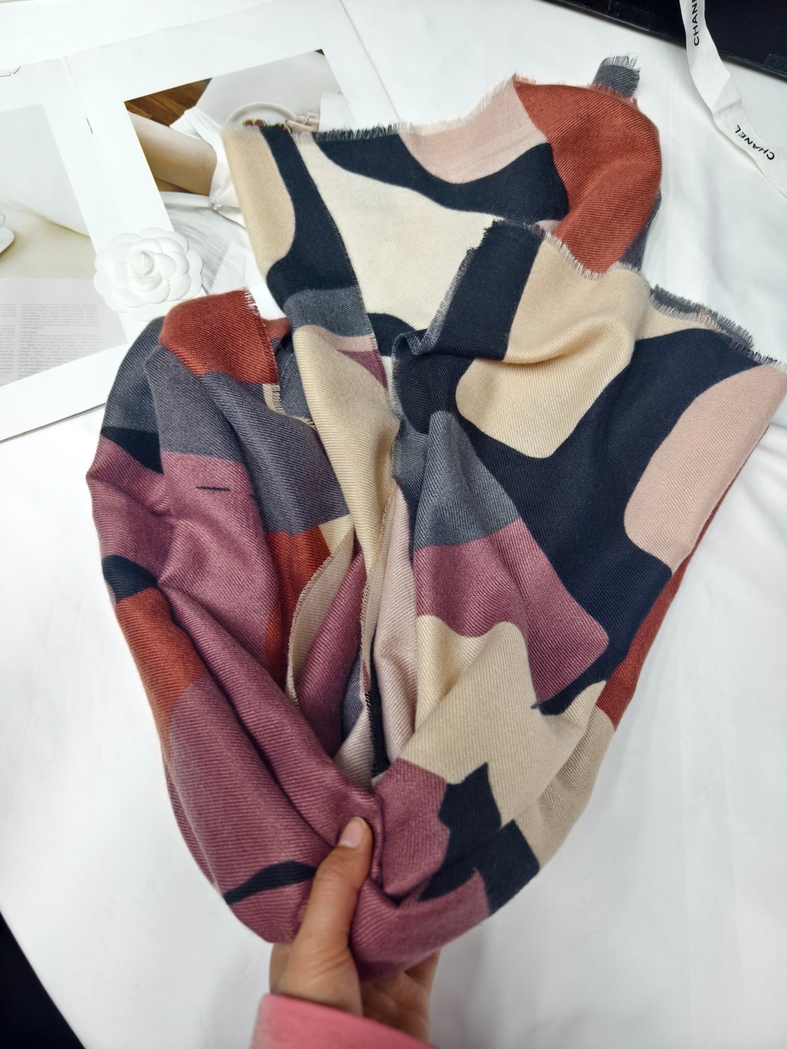 Wholesale export scarves, e-commerce live-streaming supply chain, imitation cashmere loose whiskers, printed graffiti, marble pattern supply pic 7