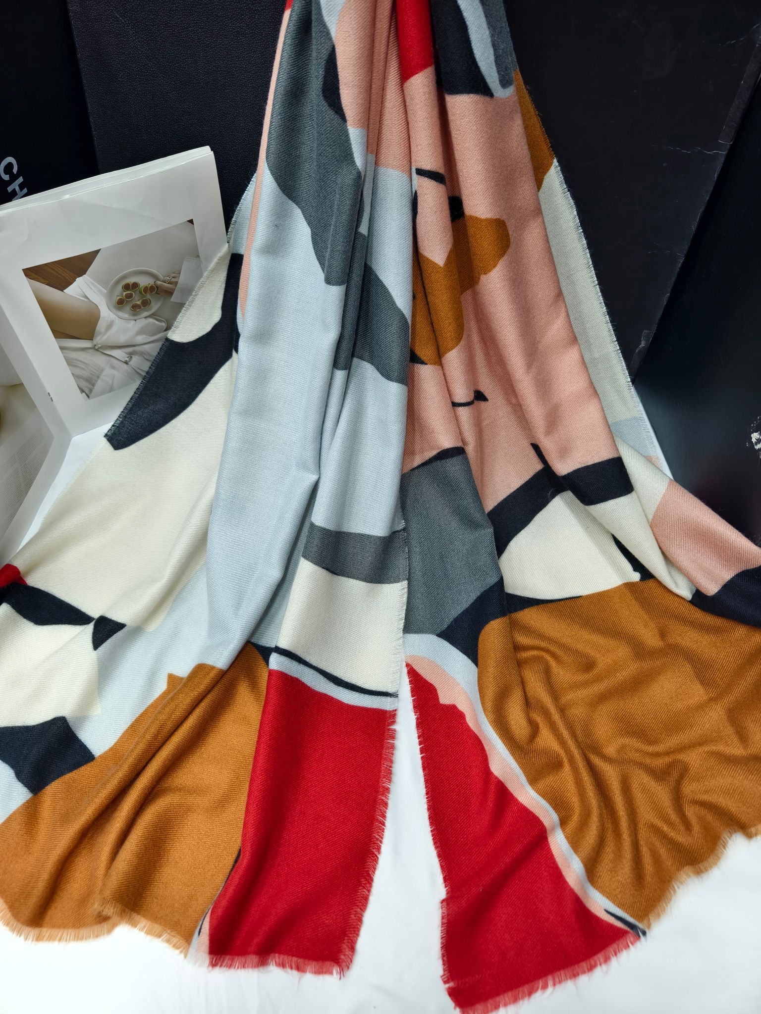 Wholesale export scarves, e-commerce live-streaming supply chain, imitation cashmere loose whiskers, printed graffiti, marble pattern supply pic 3