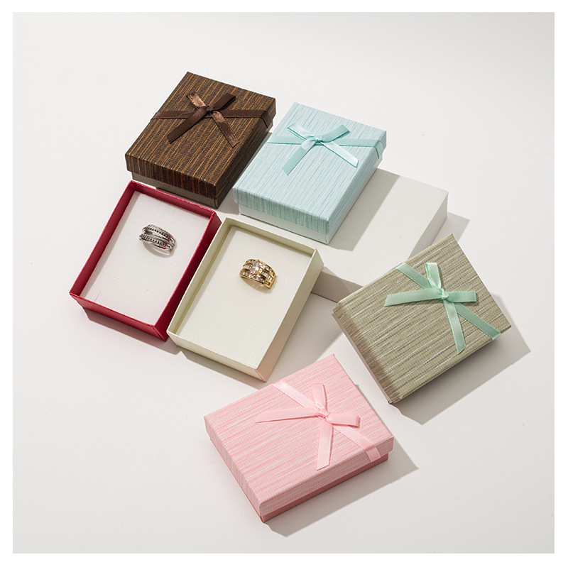 Wholesale of in-stock jewelry packaging boxes, hairpins, hairpin gifts, bow necklaces, jewelry boxes, and Korean minimalist pendant boxes pic 17