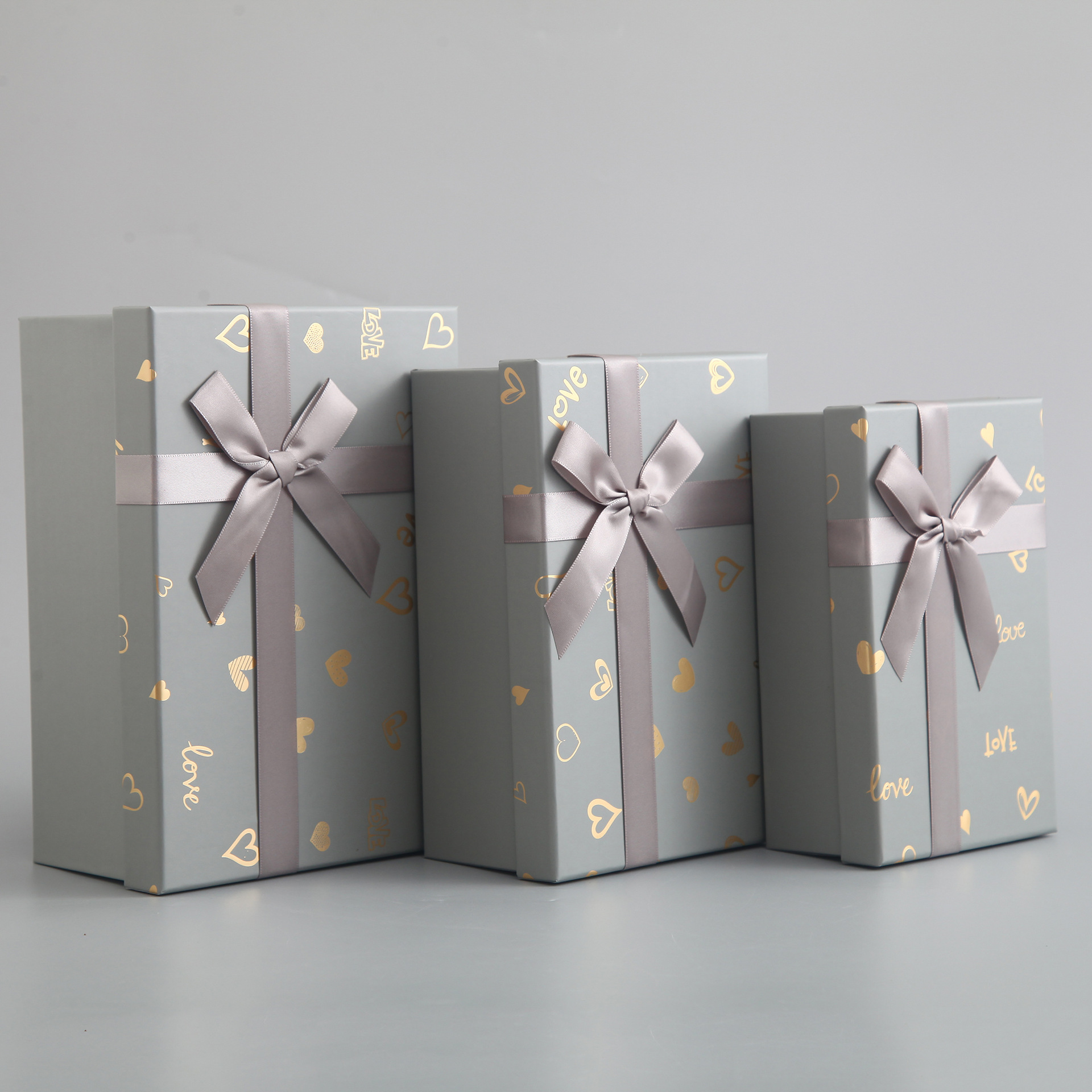 We process and customize various creased and pasted gift boxes, high-end birthday boxes, rectangular ribbon bow gift packaging boxes pic 11