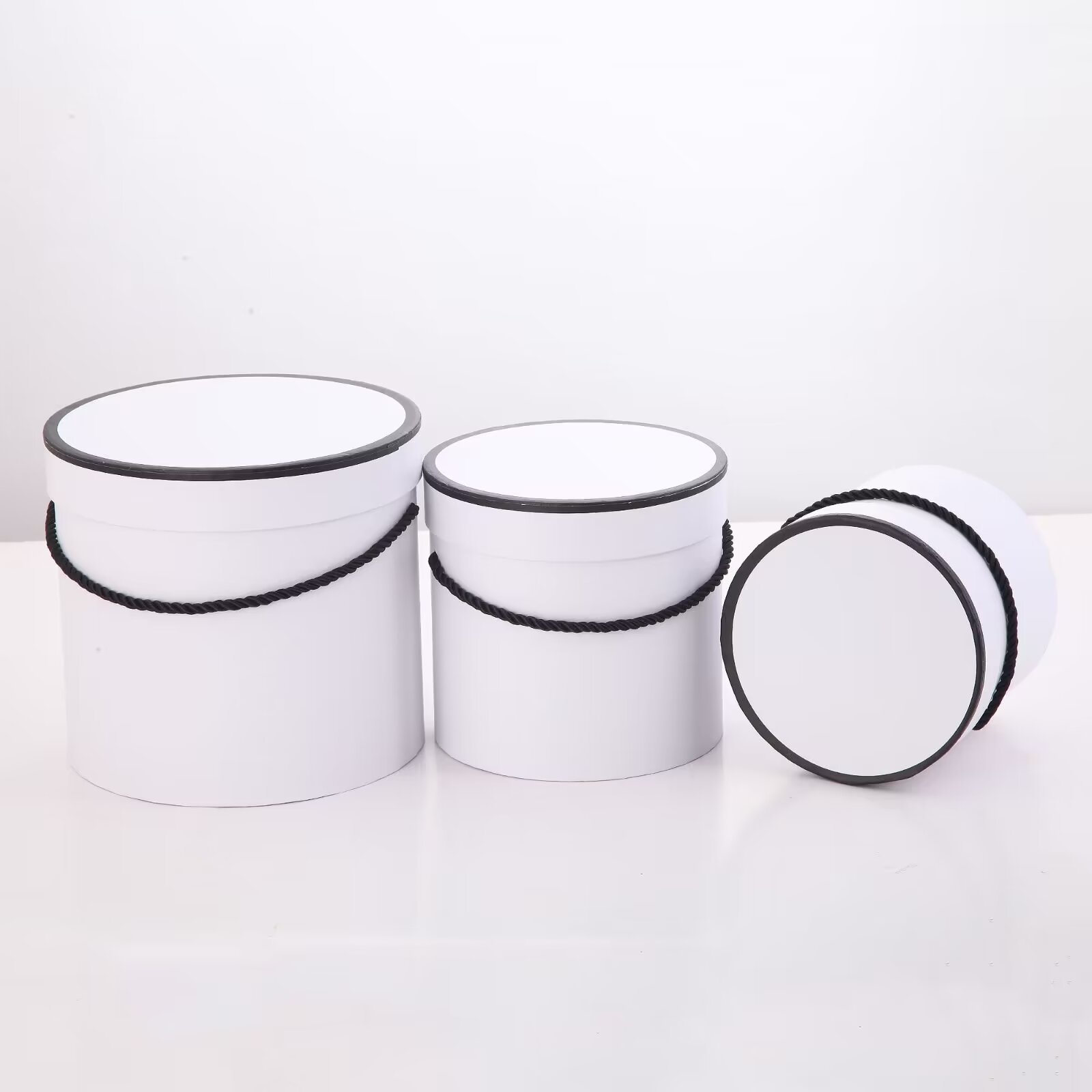 Solid color, simple Ins-style, hand-held round hug bucket, floral and fresh flower packaging gift box in stock wholesale pic 12
