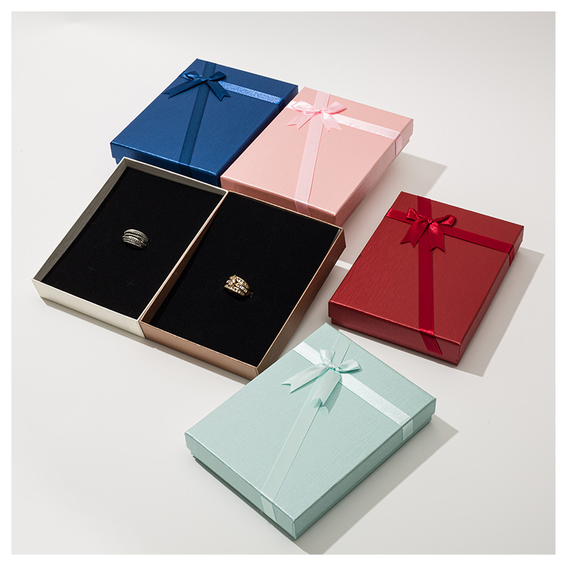We process and customize various rectangular packaging boxes, bow creasing and pasting, gift boxes and jewelry packaging boxes pic 13