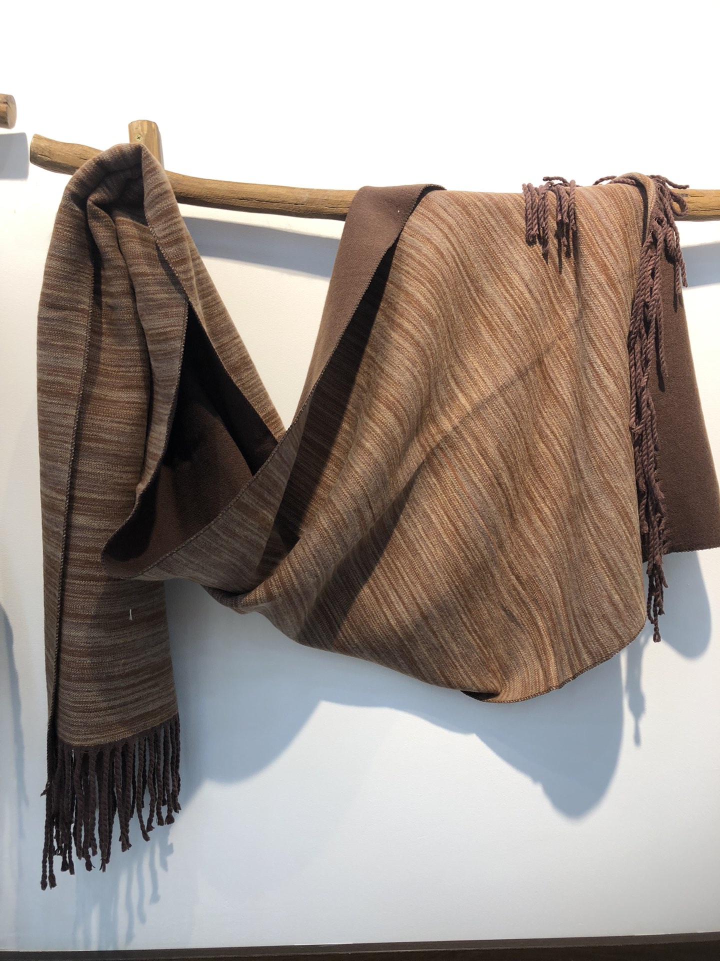 Cross-border scarf wholesale, e-commerce live streaming, new 25-bag core yarn double-sided series, satin dyed double-sided pic 2
