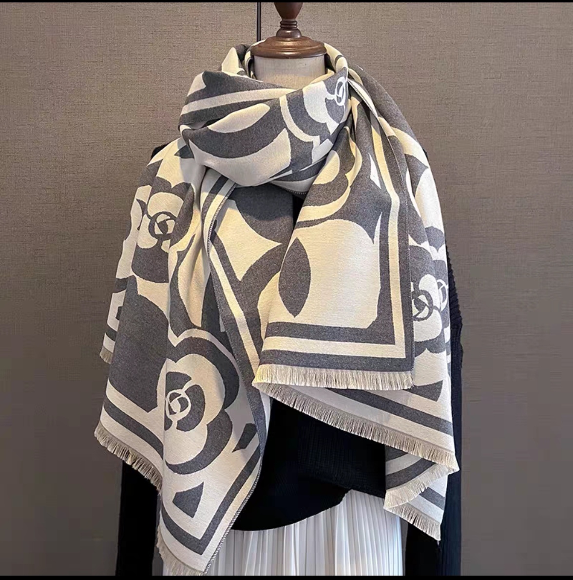 Crossover wholesale bufandas e-commerce suministro 27 alta velocidad jacquard colección doble patchwork bufandas camellia nuevo en stock pic 6