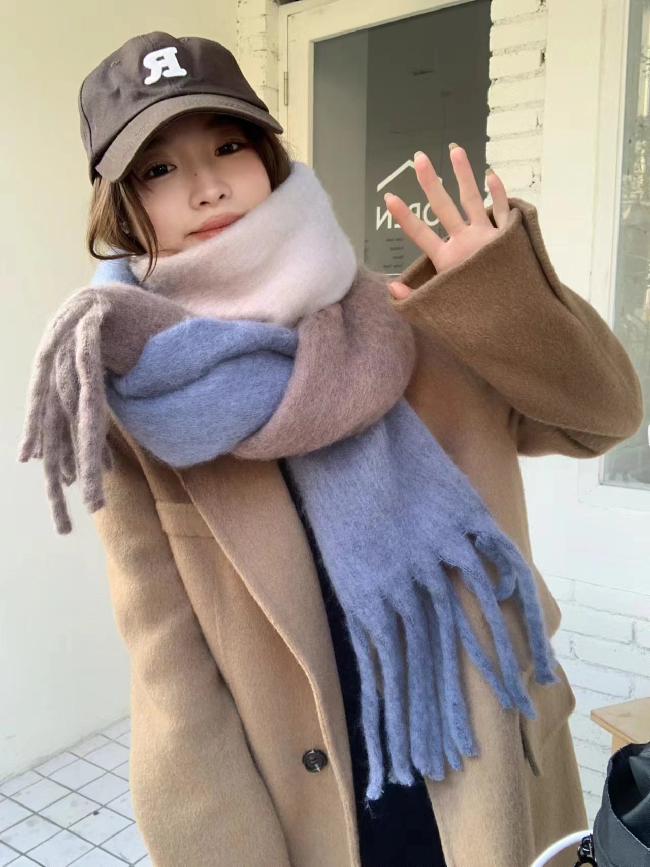 跨境围巾批发电商新款现货68粗须系列羊毛手绘渐变围巾直播供货详情3