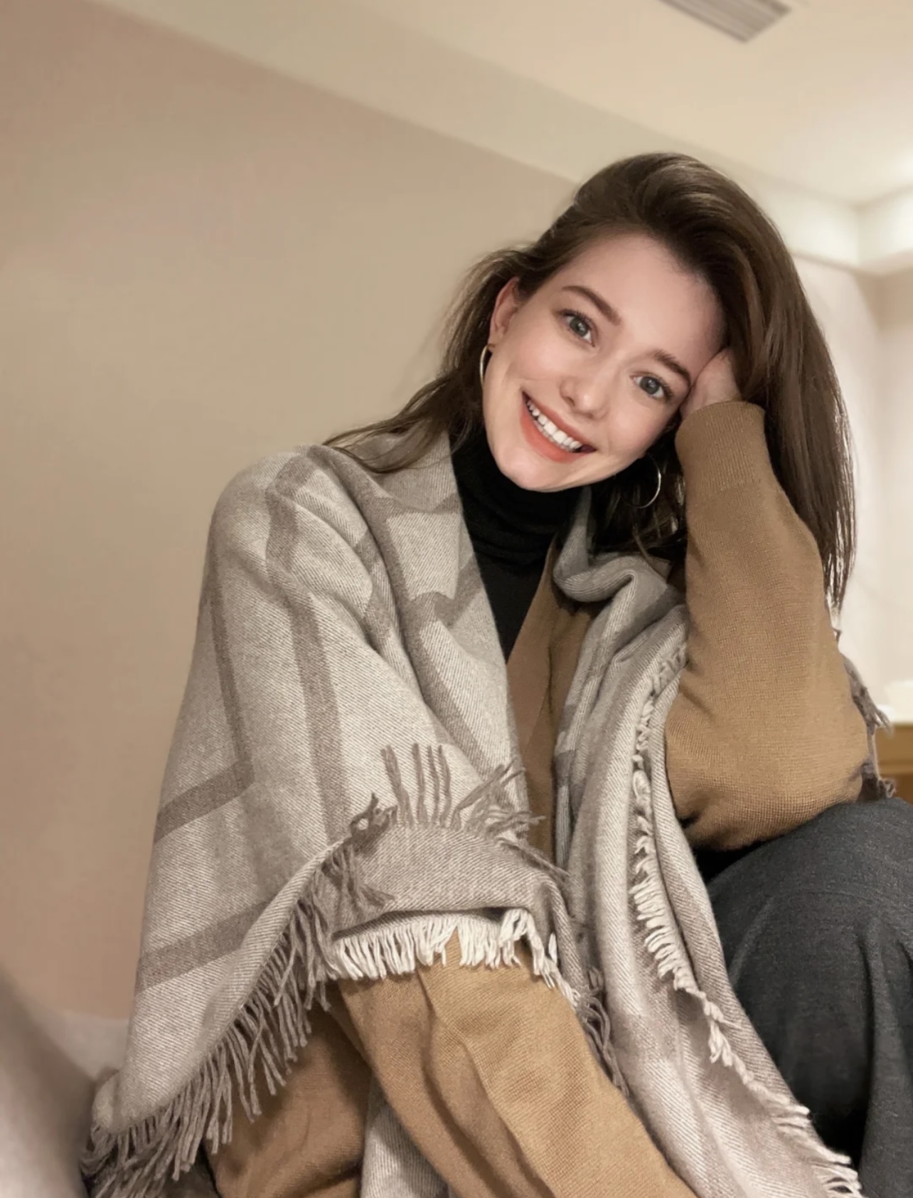 Cross-border scarf wholesale e-commerce live-streaming supply chain supply of the same style square scarves and shawls as TOT pic 4