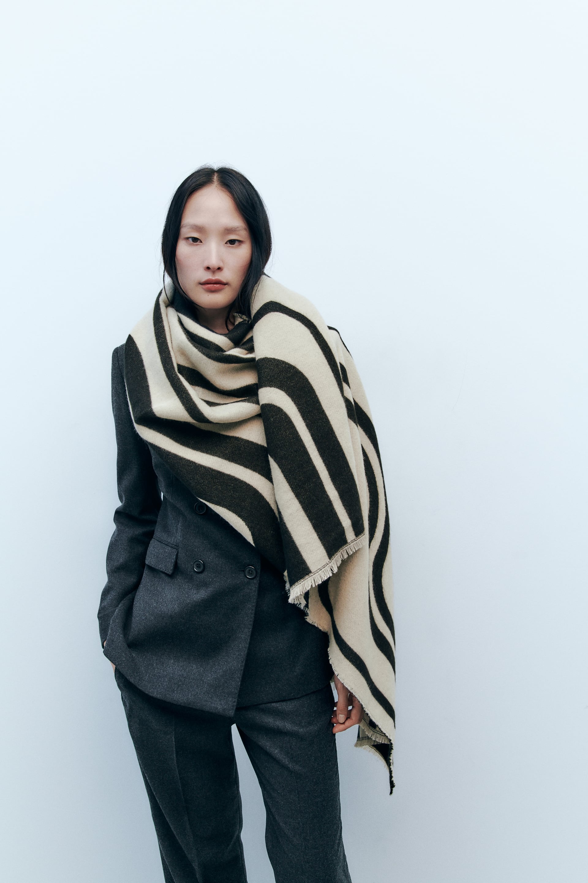 Cross-border scarf wholesale e-commerce live-streaming supply chain supply, jacquard series scarves and shawls in stock pic 4
