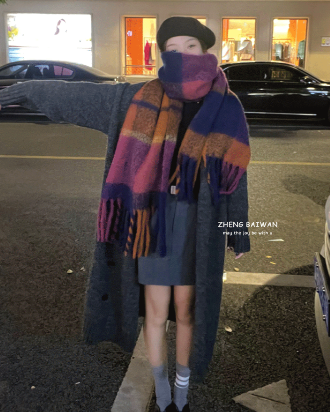 Cross-border scarf wholesale, e-commerce live streaming, supply chain, bristles, deep purple-red checkered thick whiskers pic 2