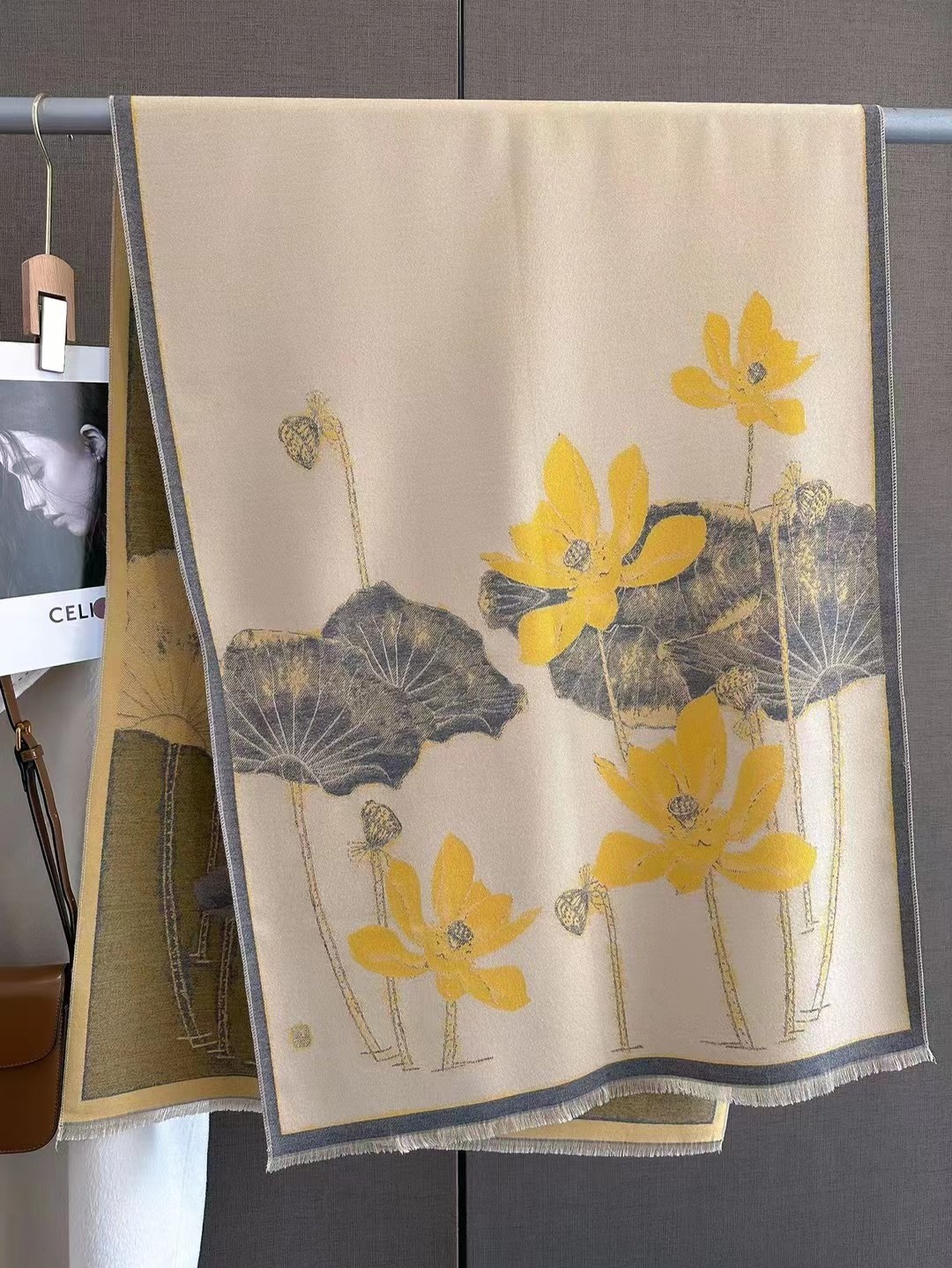 Cross-border scarf wholesale e-commerce live streaming supply chain 27 premium high-speed jacquard series lotus flower in stock pic 1