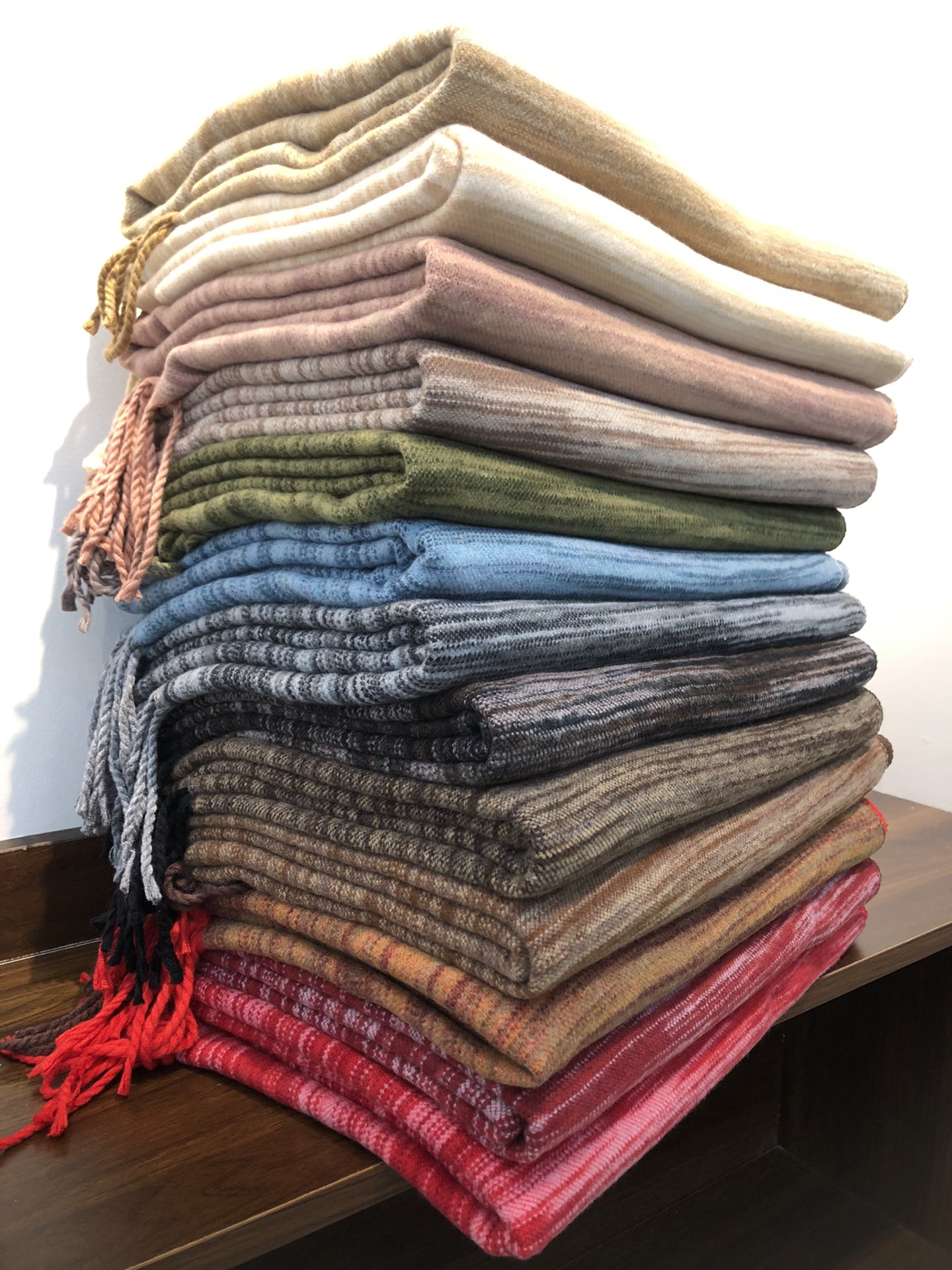 Cross-border scarf wholesale, e-commerce live streaming, new 25-bag core yarn double-sided series, satin dyed double-sided pic 9