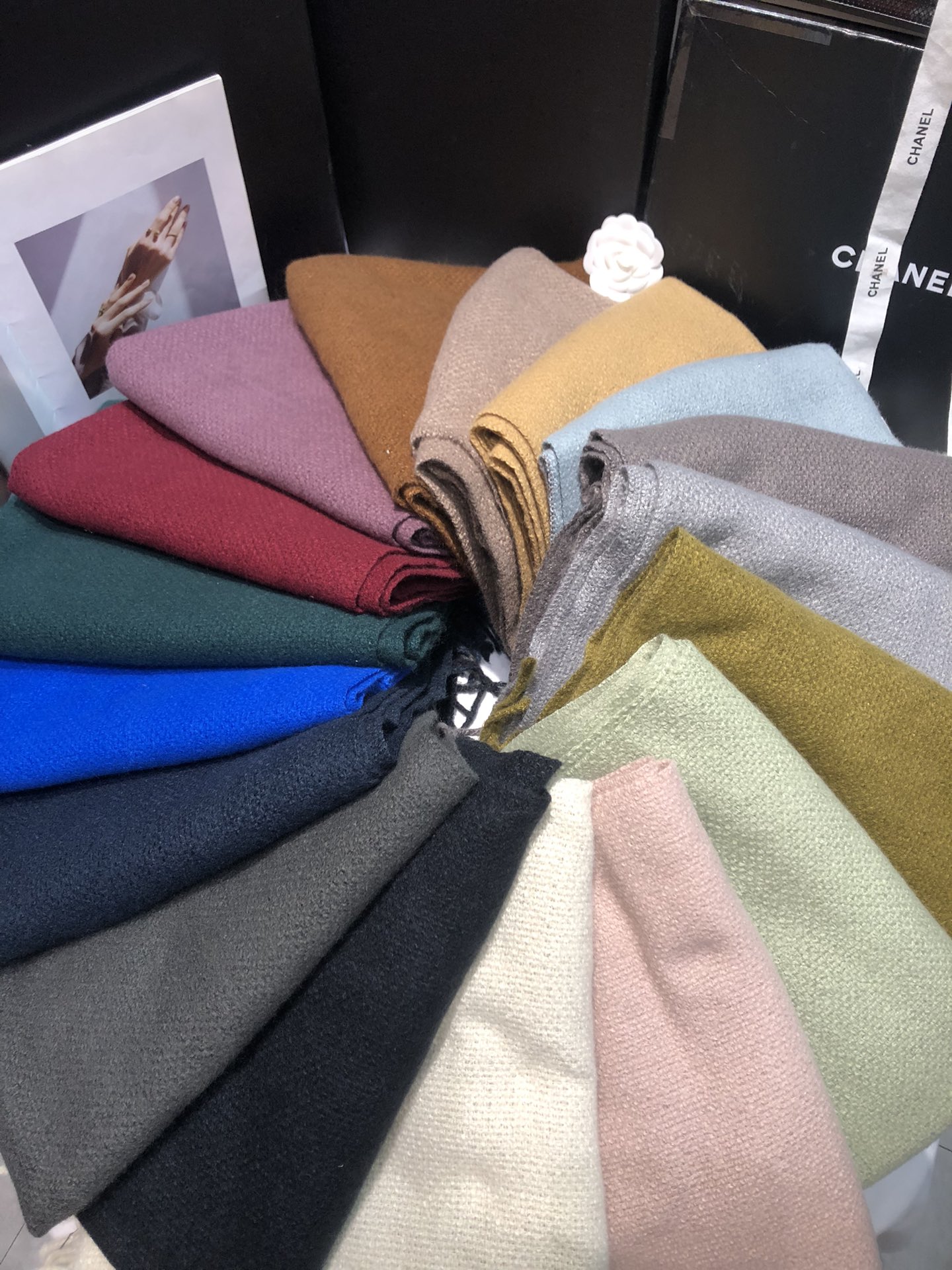 Cross-border scarf wholesale e-commerce live streaming supply chain supply 39 monochrome series, plain Oreo pic 8