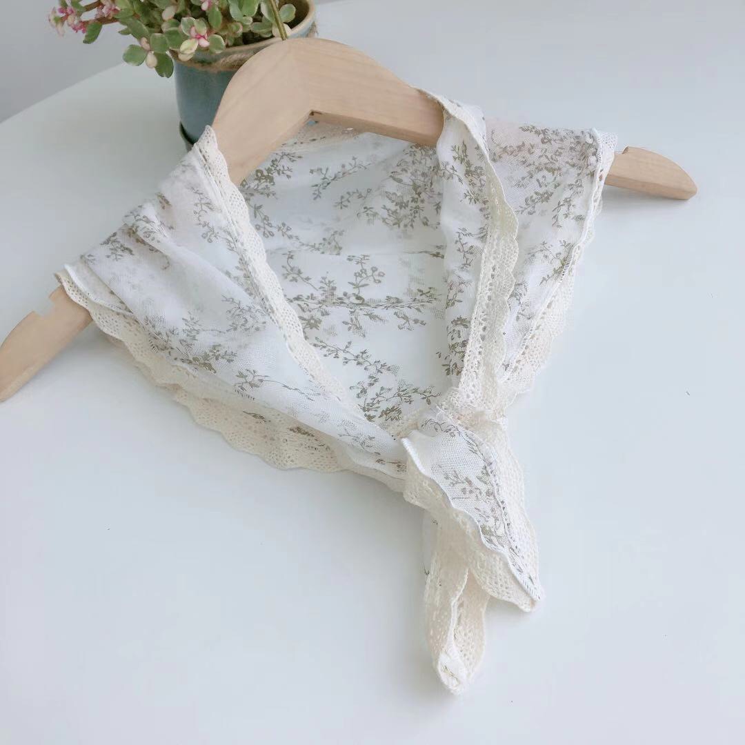 The export Japanese and Korean style triangular scarves are very elegant and fresh. The lace is all made of cotton and linen pic 6