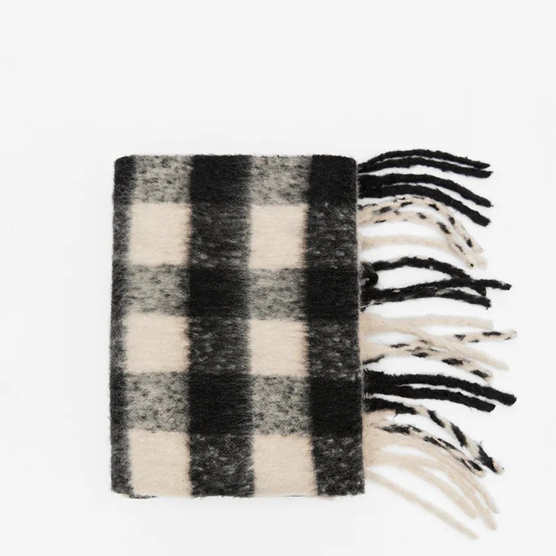 Cross-border scarf wholesale e-commerce live-streaming supply chain supply of black and white checkered thick beard scarves with bristled fur pic 5