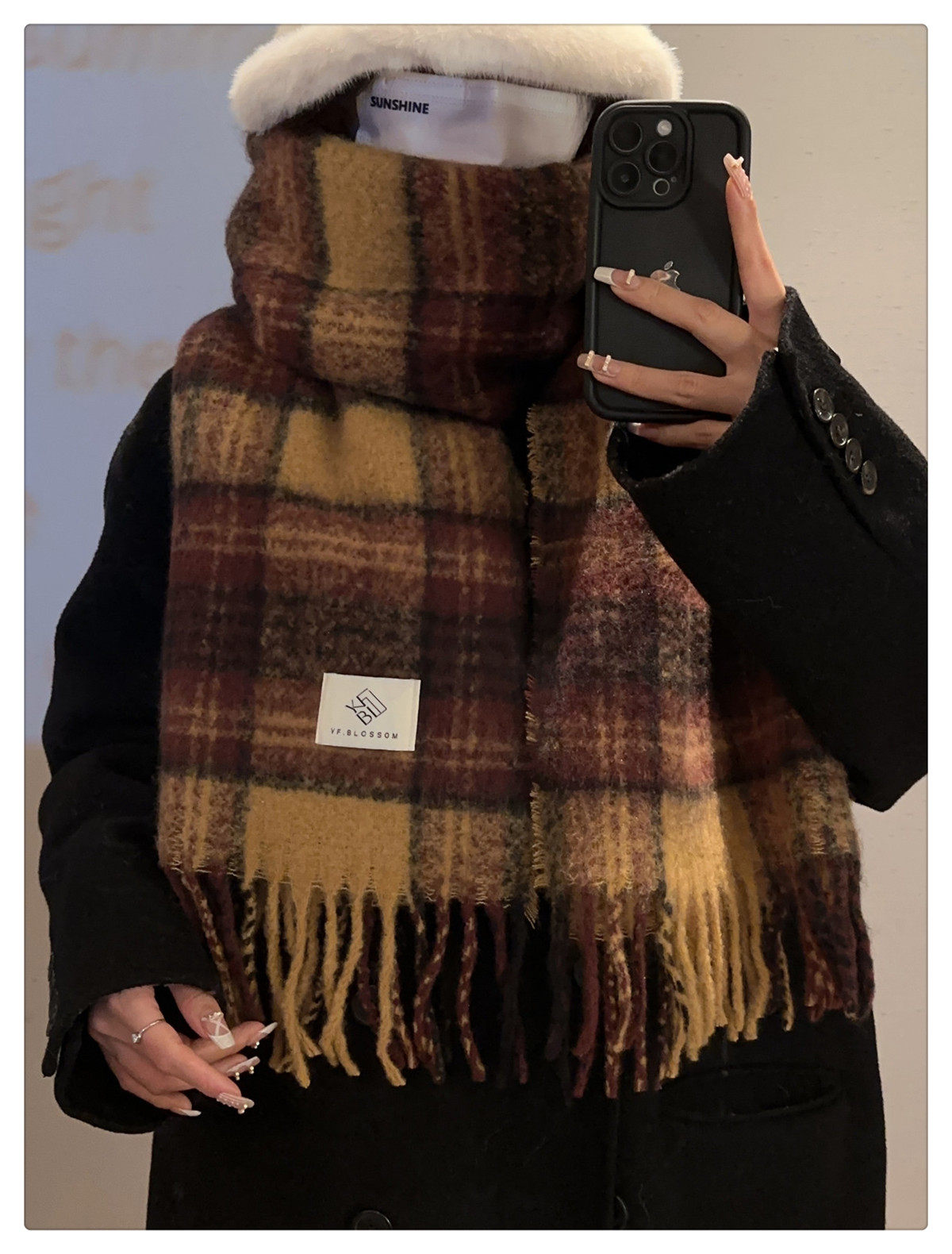 The 2024 new Maillard high-end checkered scarf for women, a Korean-style shawl for both winter and spring and autumn, is thick and warm pic 29