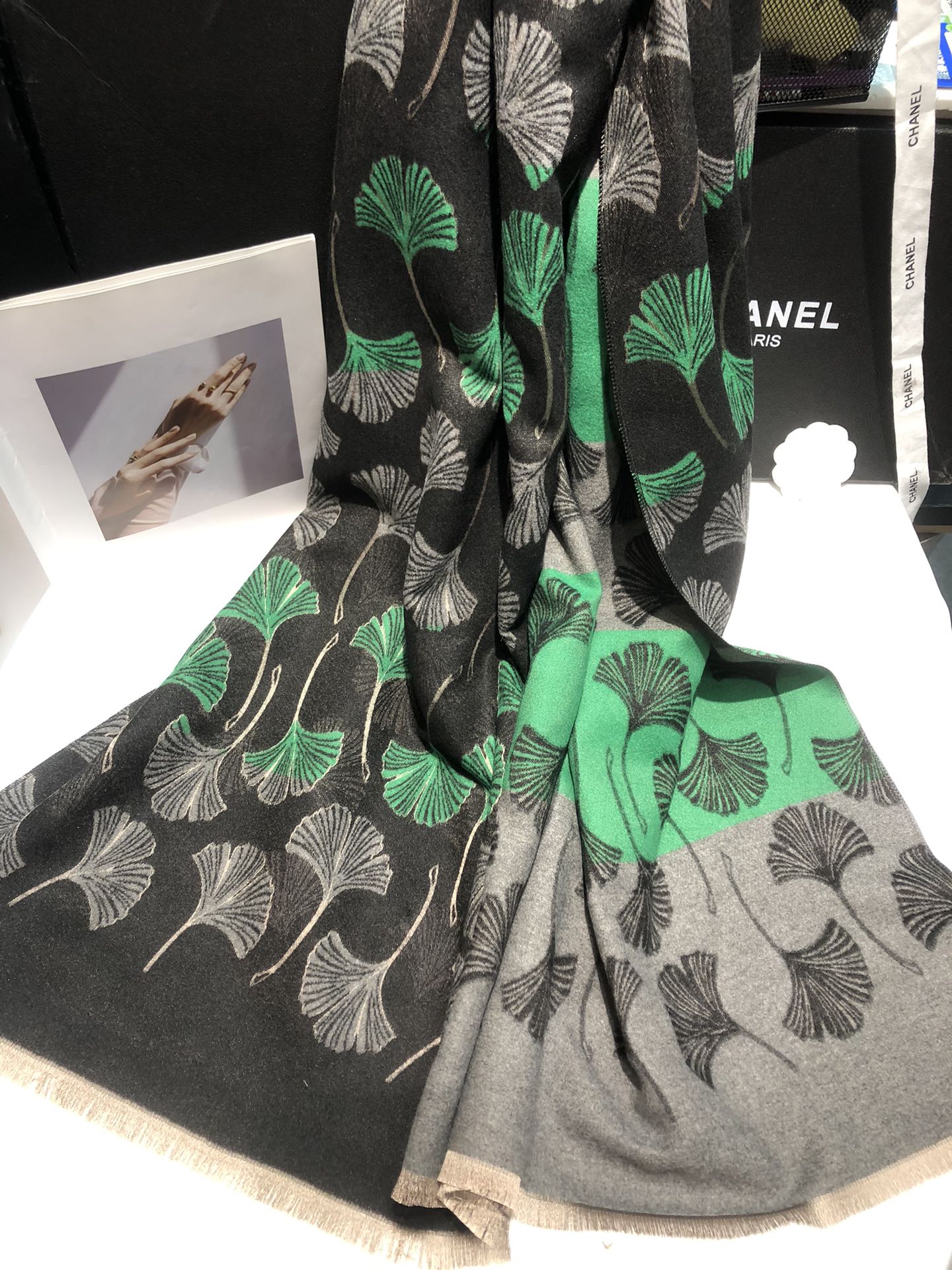 Cross-border scarf wholesale e-commerce live streaming supply chain supply 78 high-speed jacquard series, Ginkgo flower scarves in stock pic 8