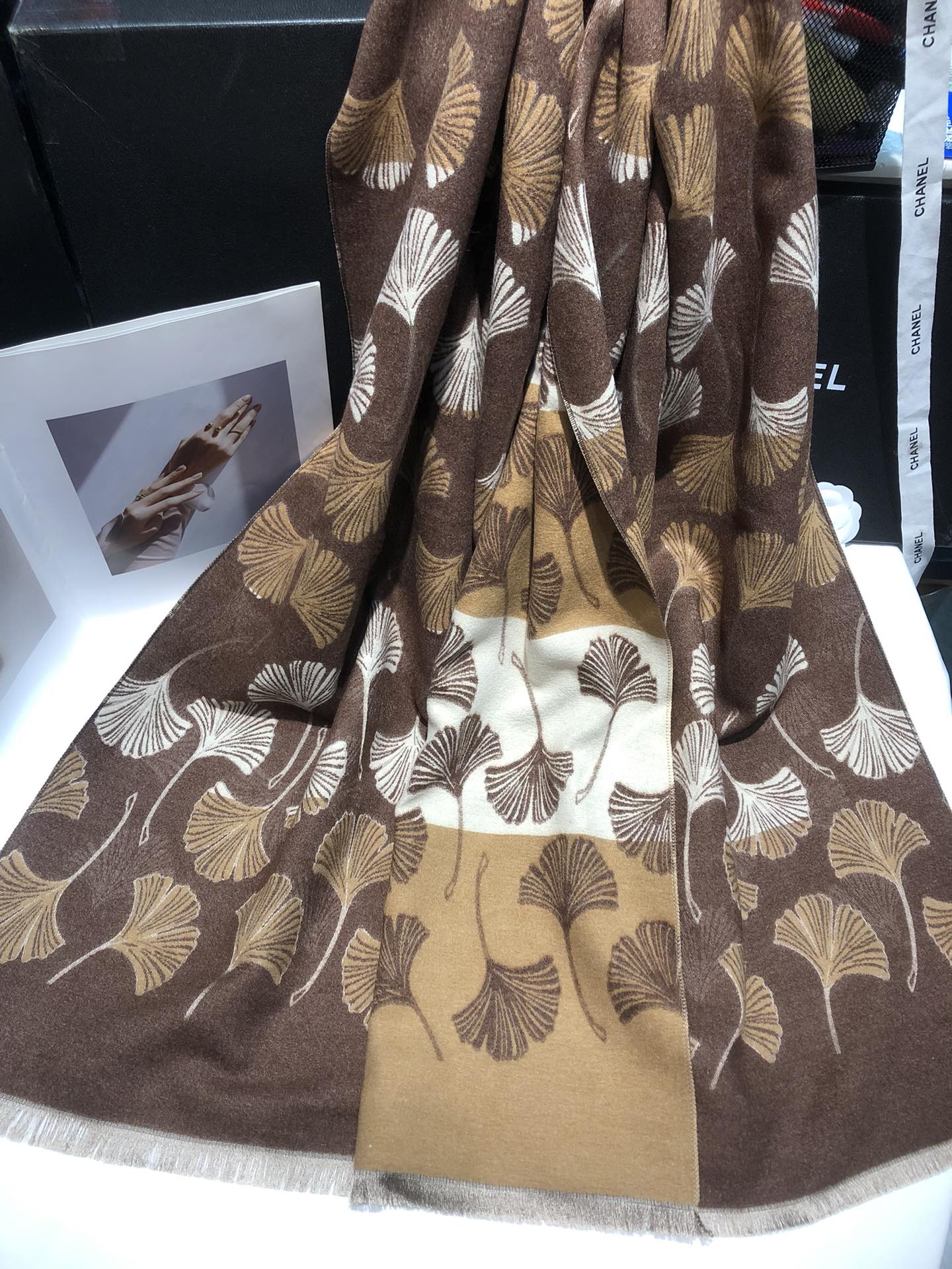 Cross-border scarf wholesale e-commerce live streaming supply chain supply new styles, 78 high-speed jacquard series, ginkgo flower pic 3