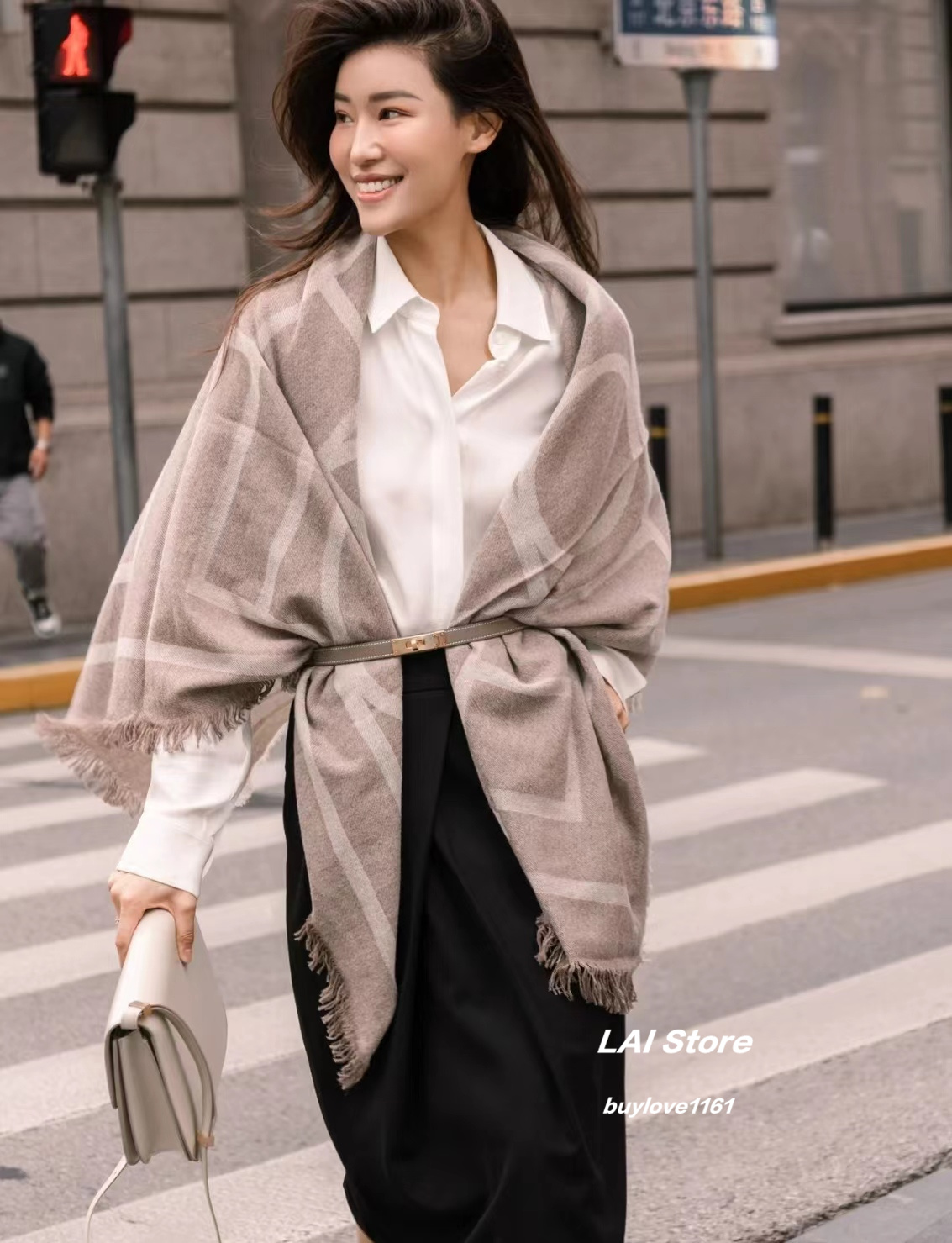 Cross-border scarf wholesale e-commerce live-streaming supply chain supply of the same style square scarves and shawls as TOT pic 2